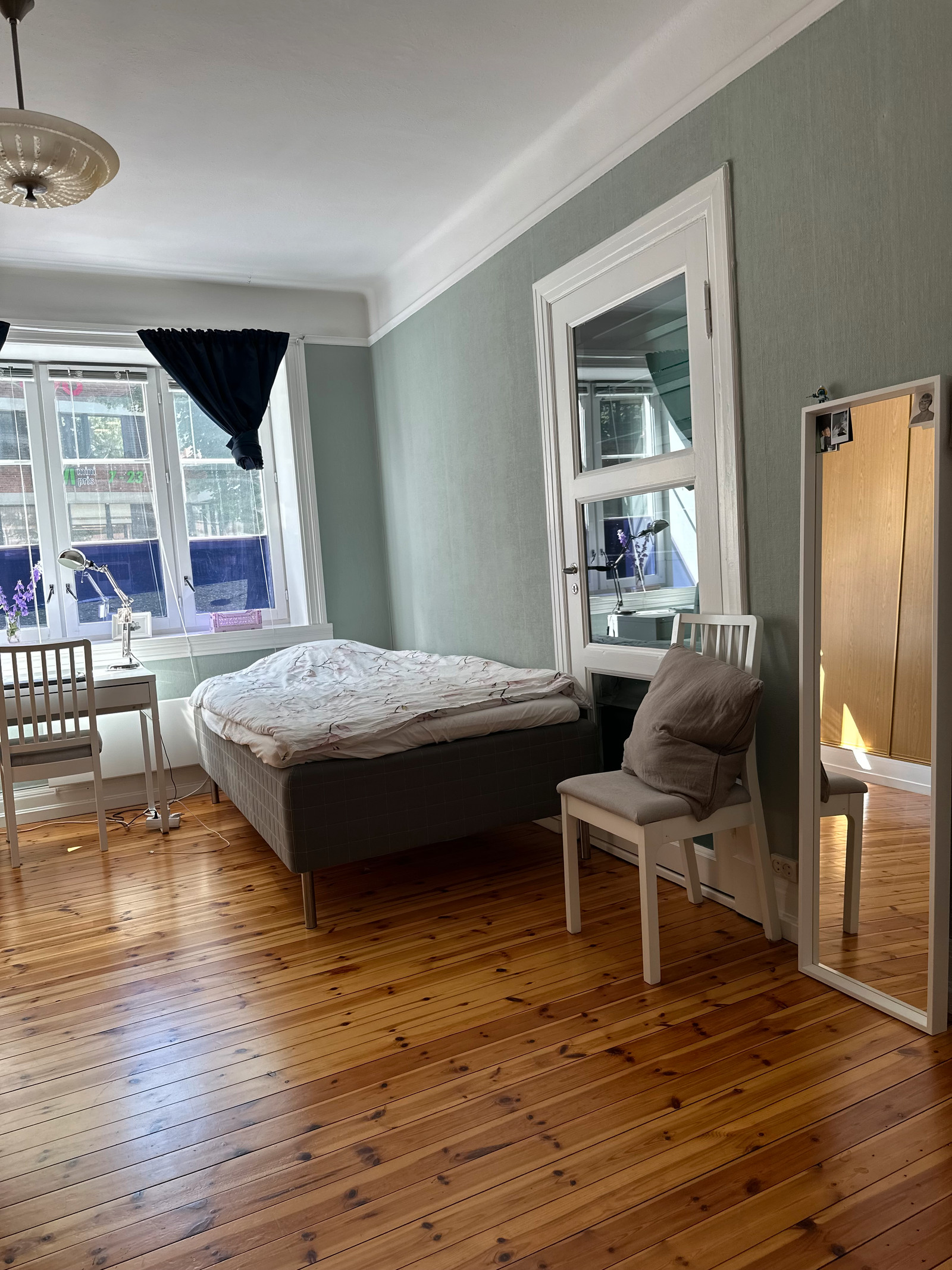 rom 2 ledig (uten møblene)