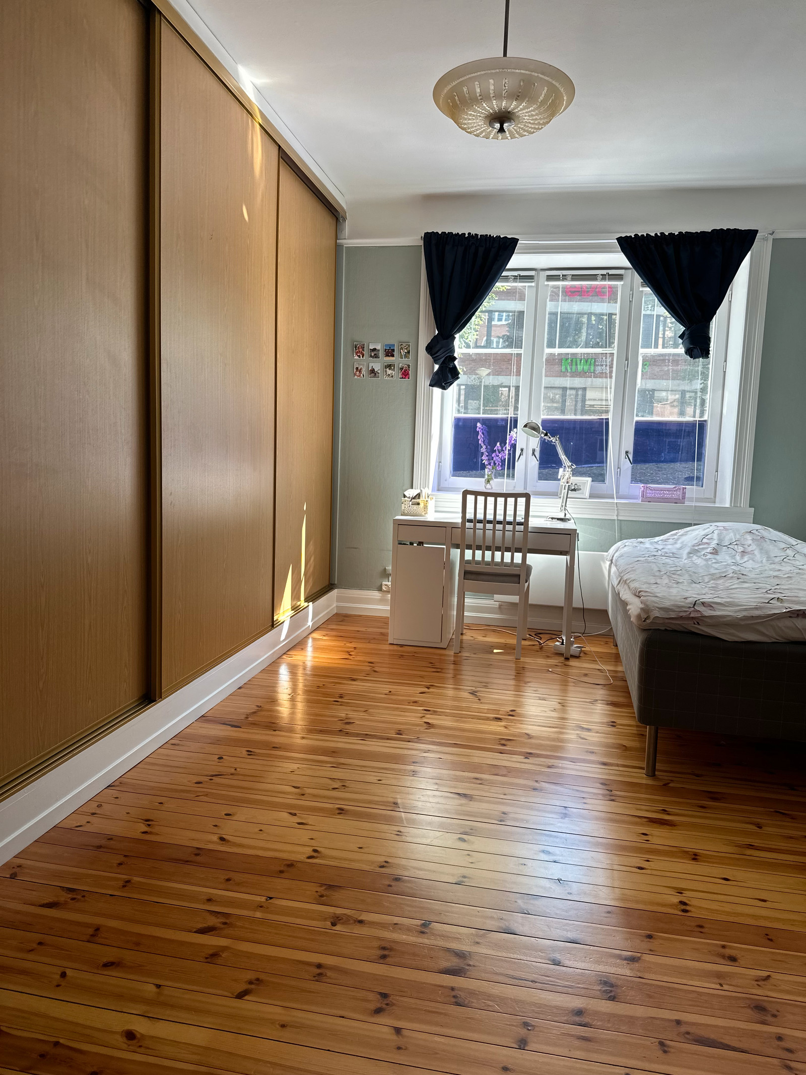 rom 2 ledig ( uten møblene)