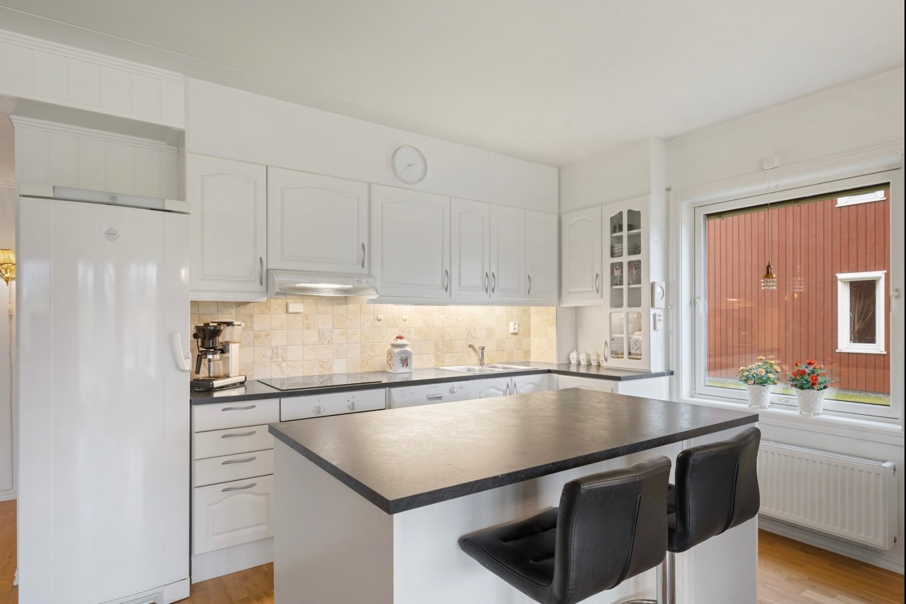 Kjøleskap følger ikke med 