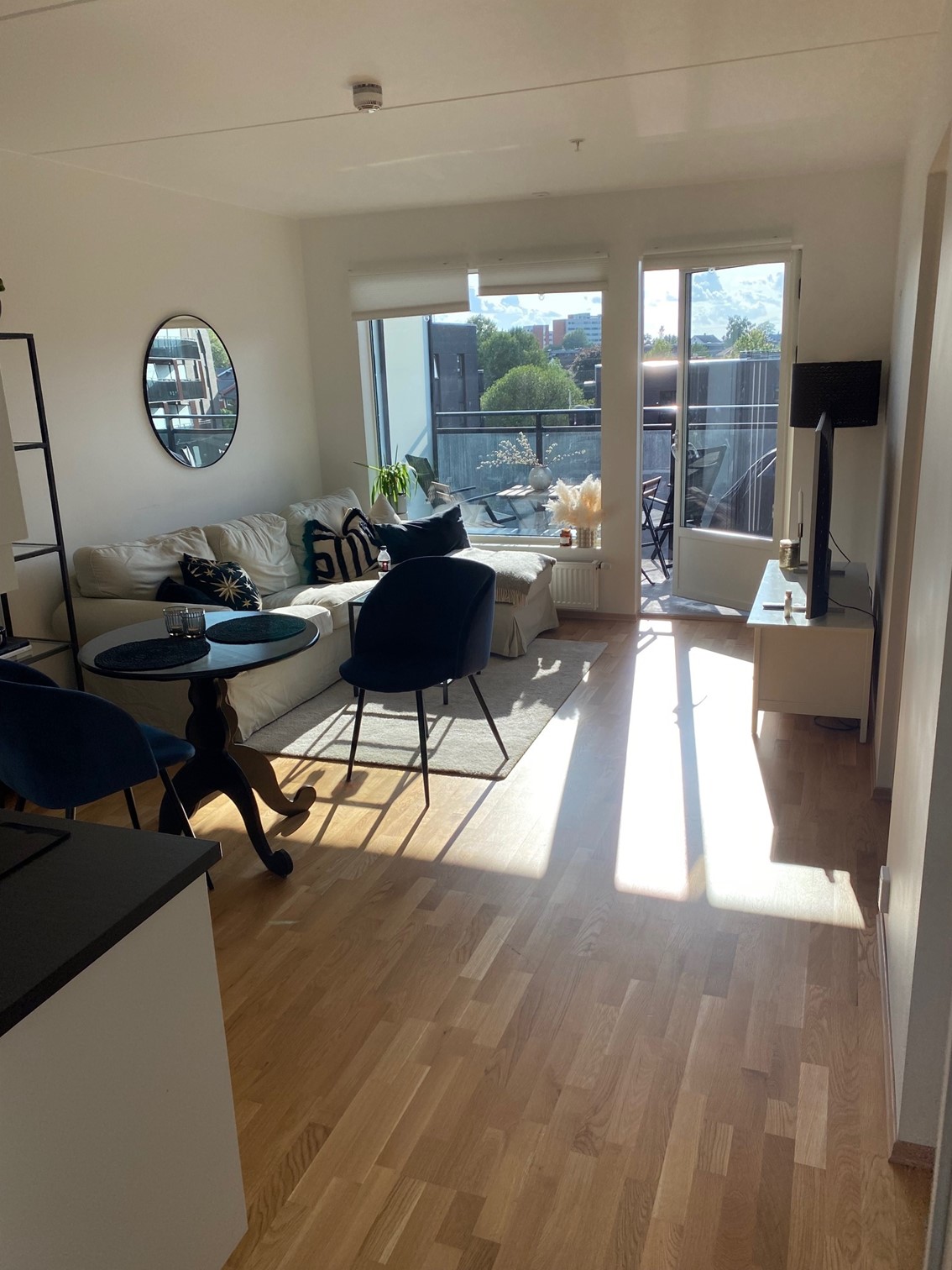 Stue med utgang til balkong