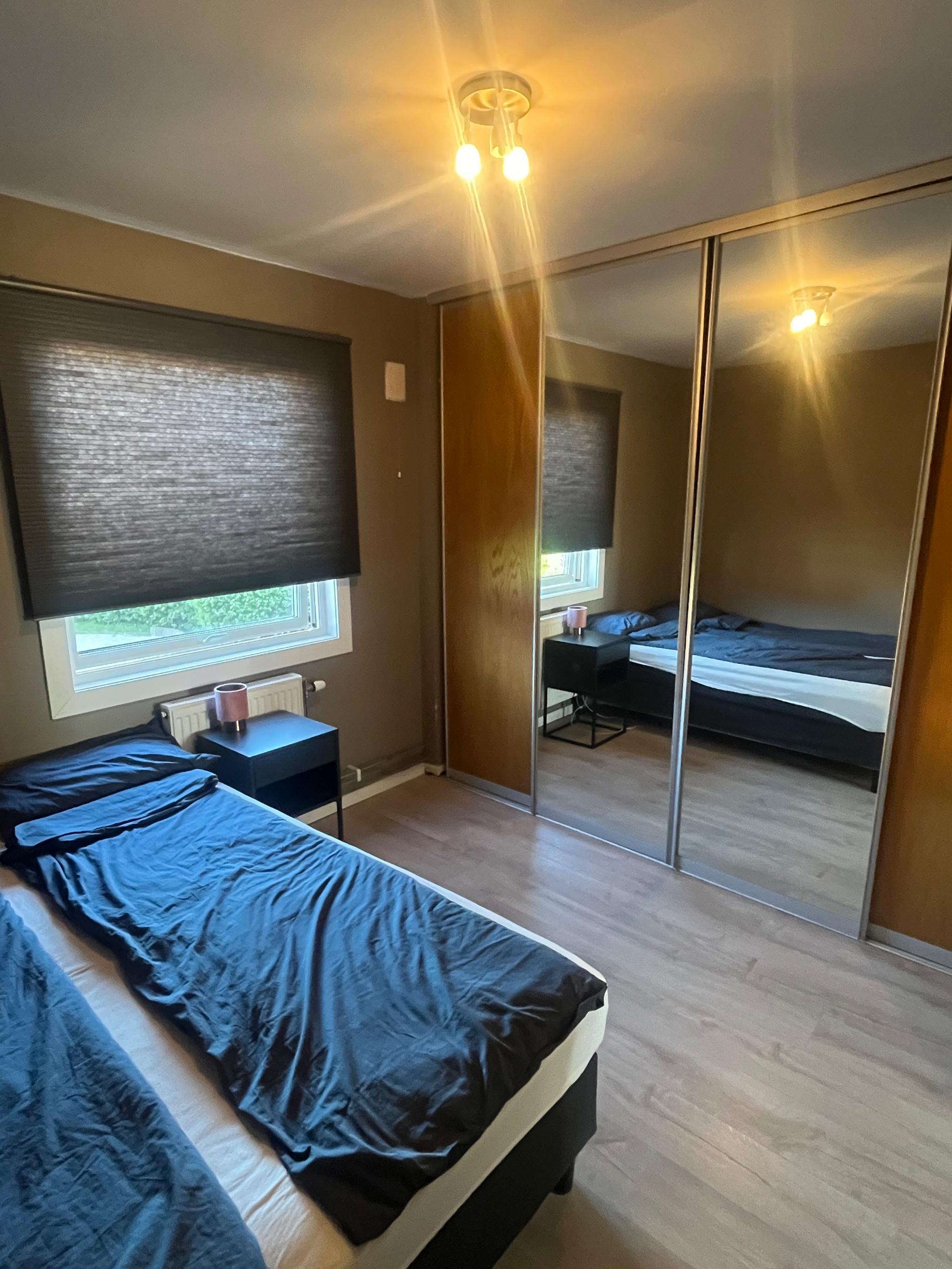 Soverom 1 med 150x200 seng (bør byttes ut)