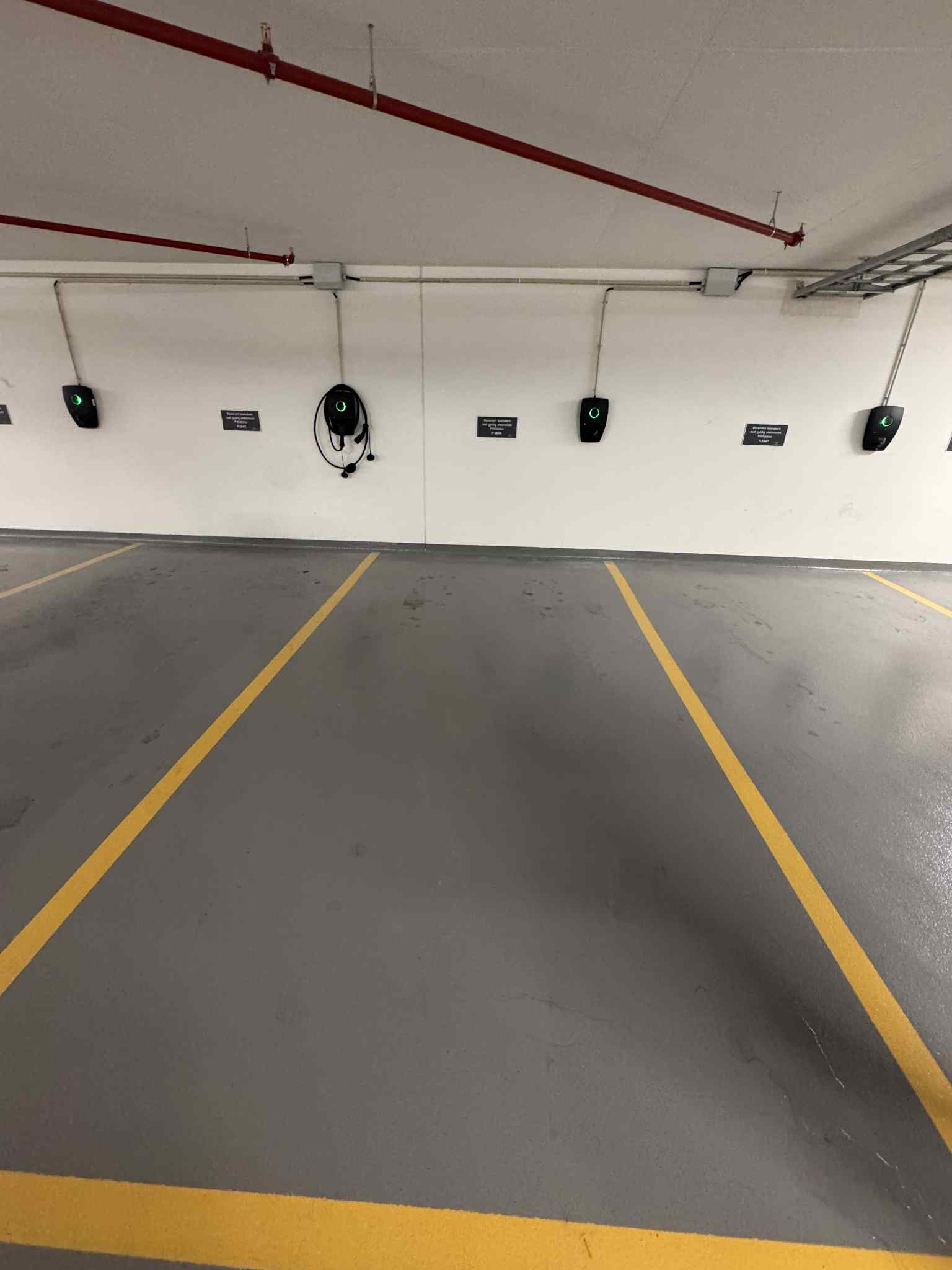 Garasjeplass med Elbil lader