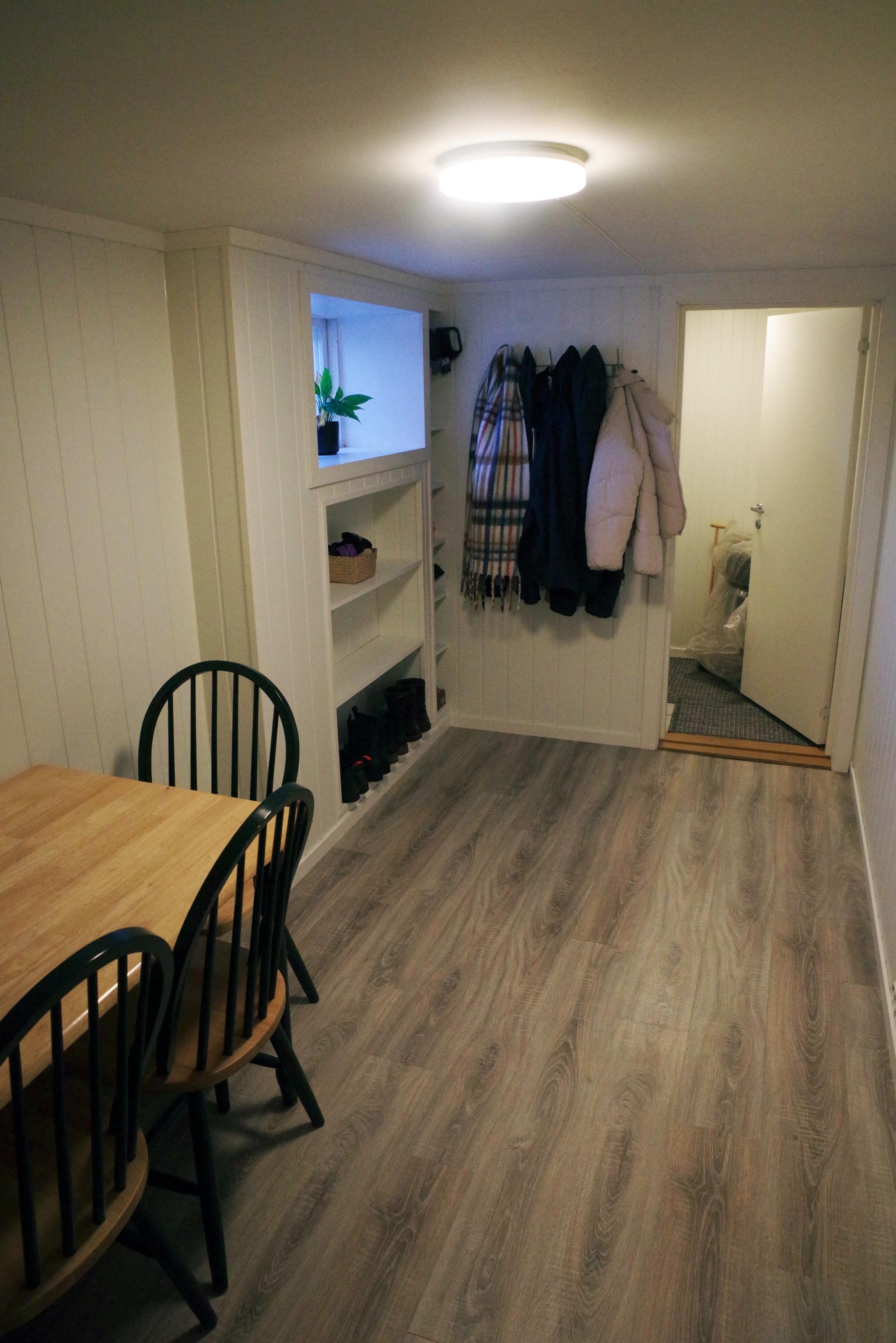 Gang med vindfang og innebygget skohylle