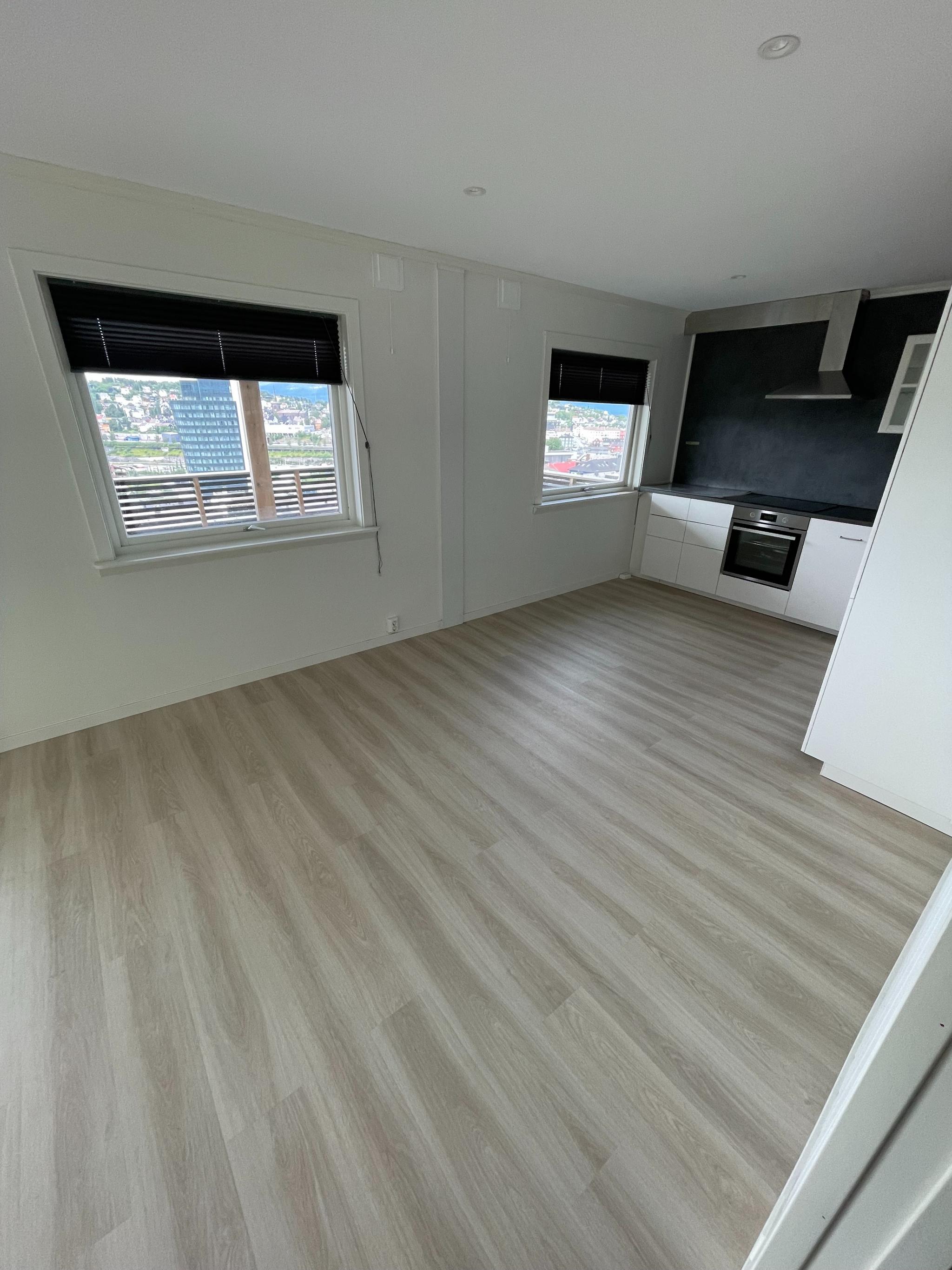 Fra gang mot kjøkken