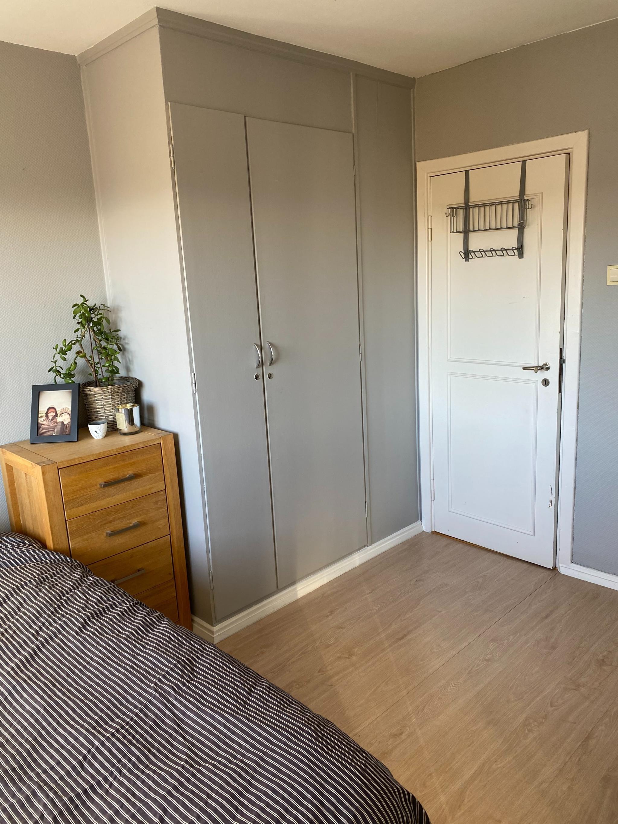 Ny parkett er lagt nå, rommet er umøblert