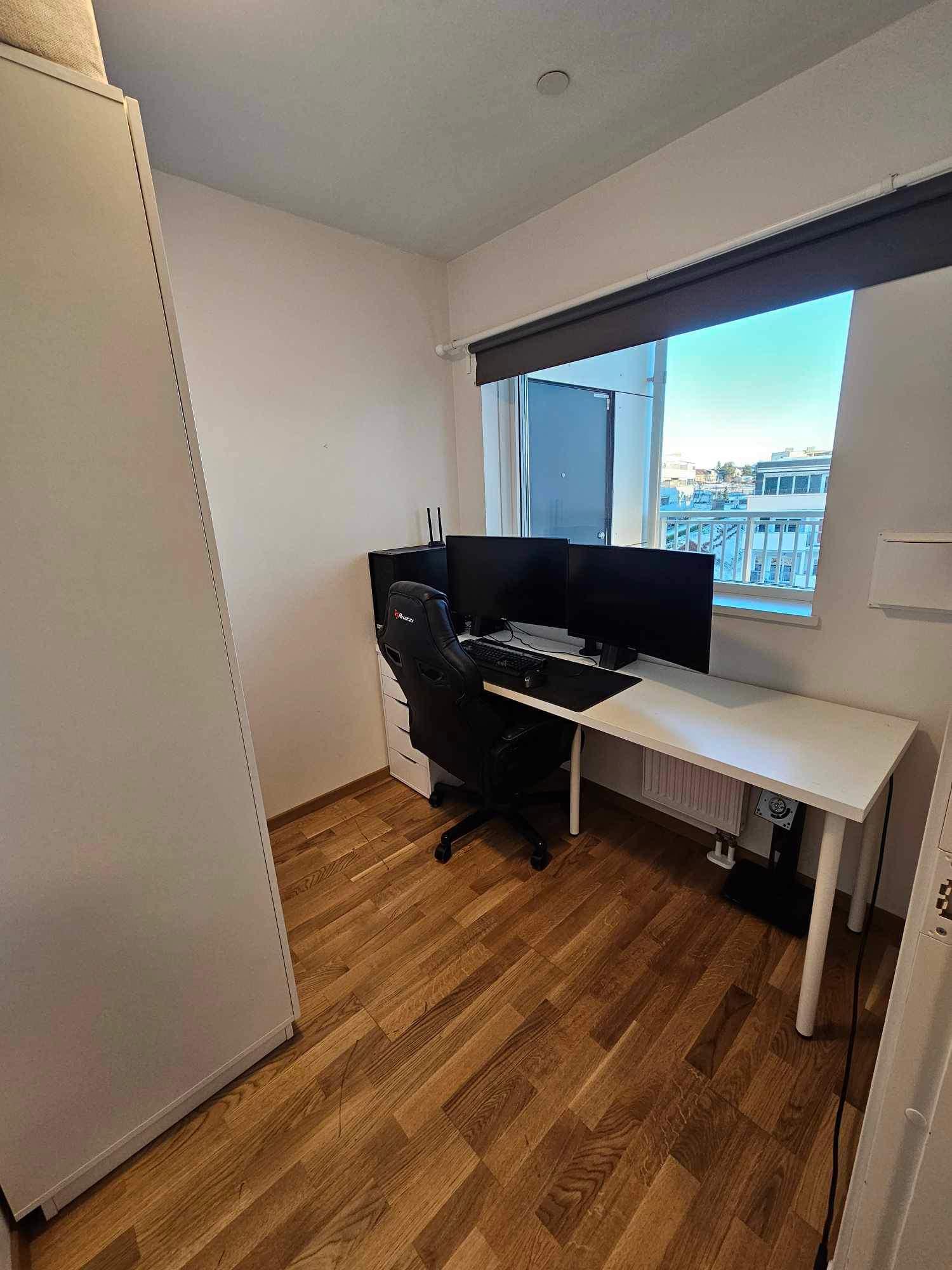 Kontor/soverom med plass til enkel seng 