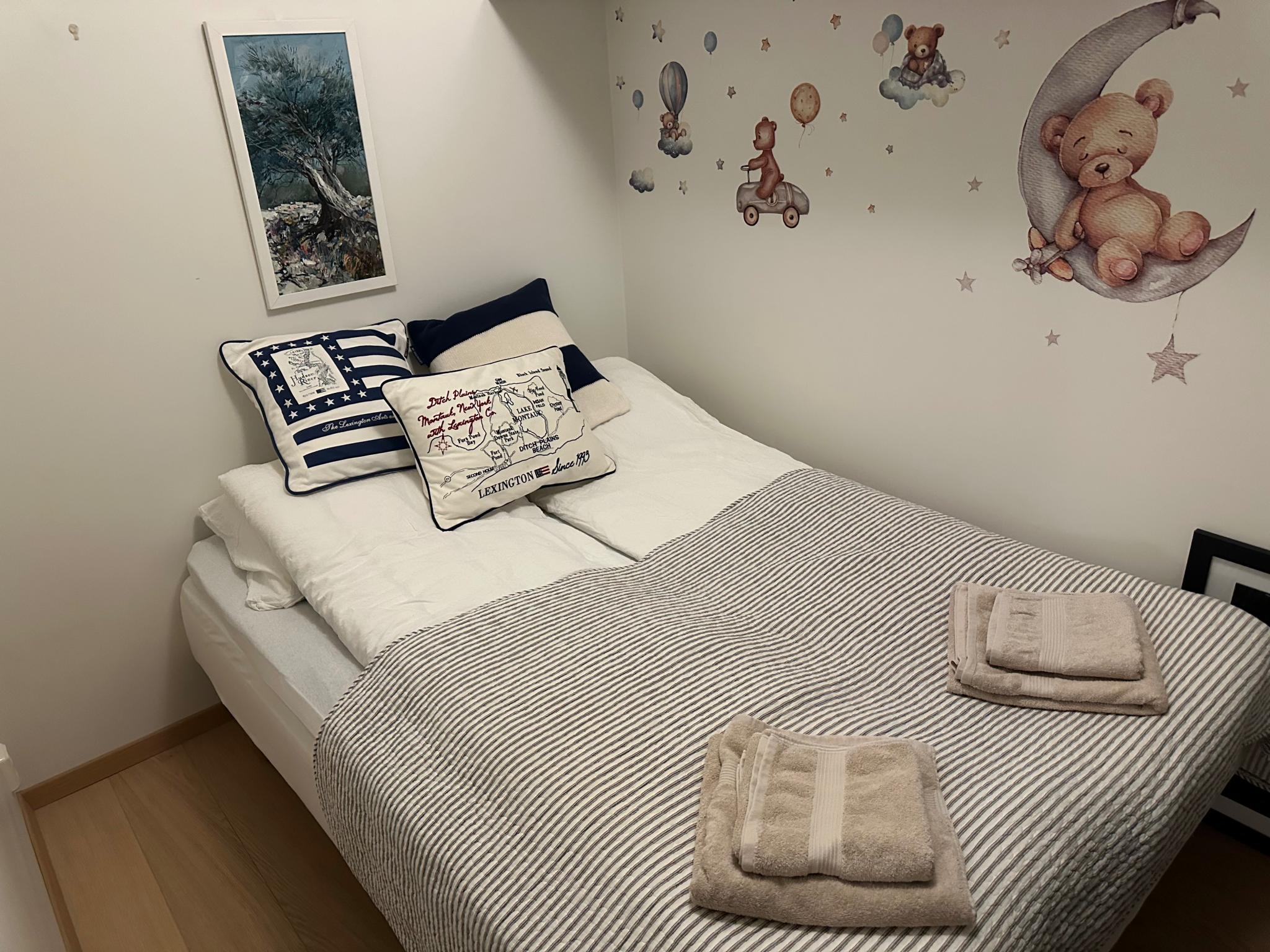 Guest bedroom / children's room / home office
