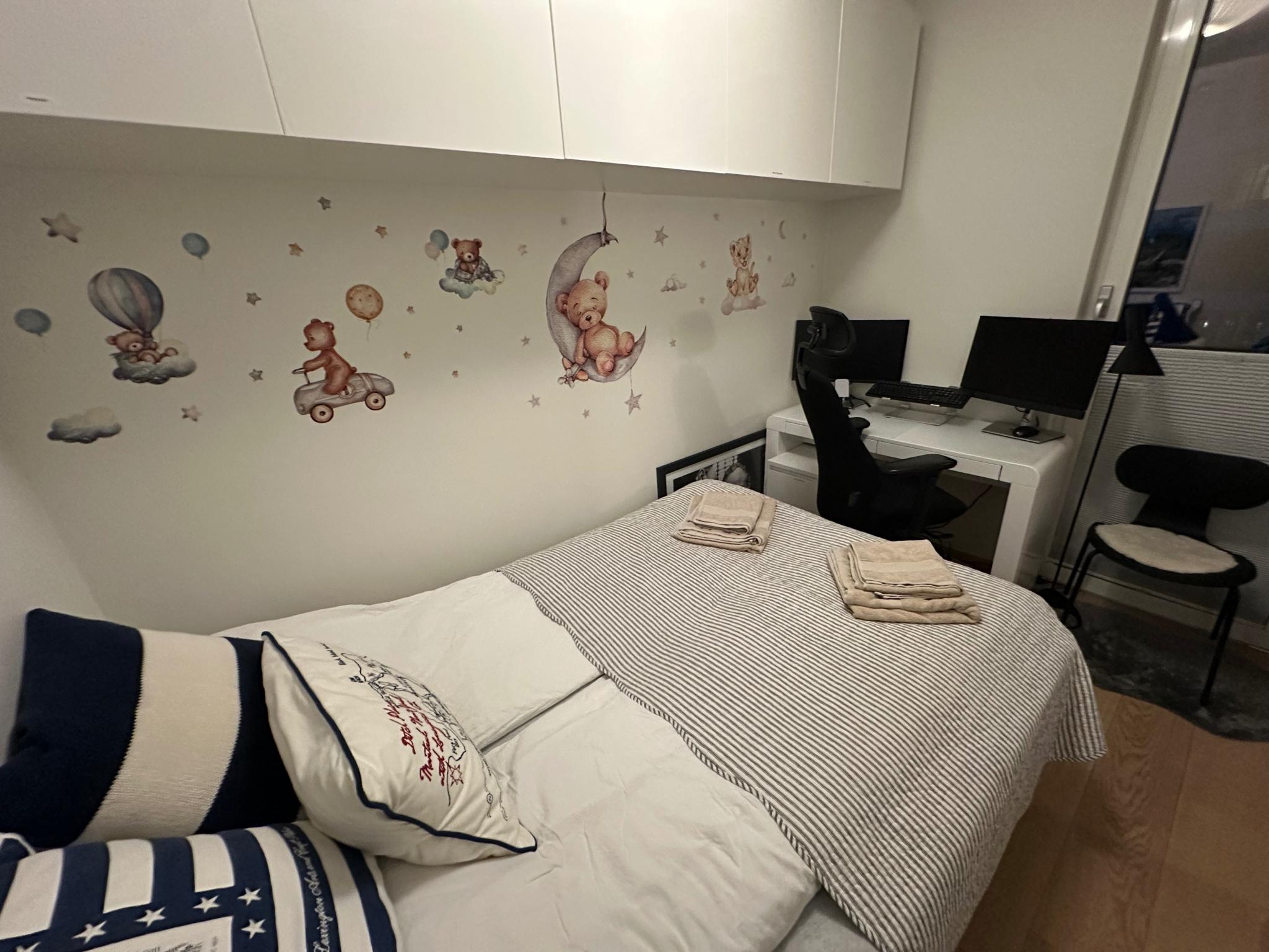 Guest bedroom / children's room / home office