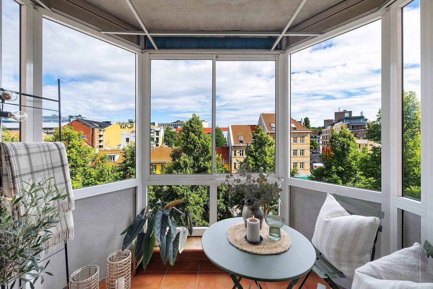 Ballkong, anderledes møblert nå