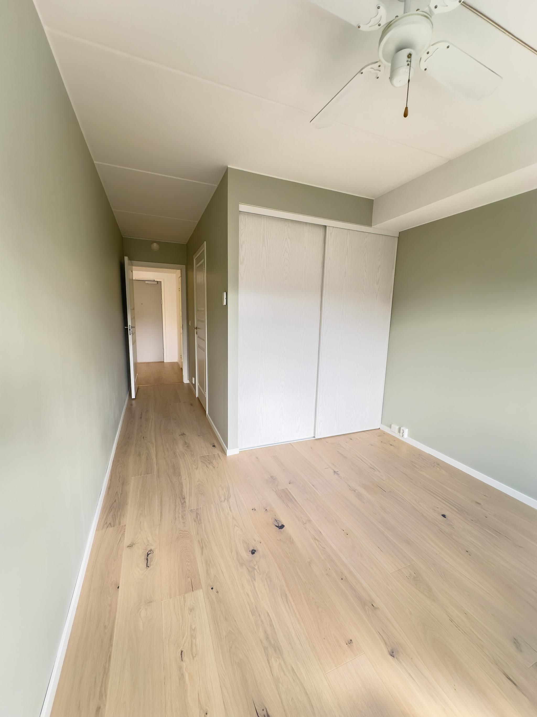 Godt med skapplass på soverommet