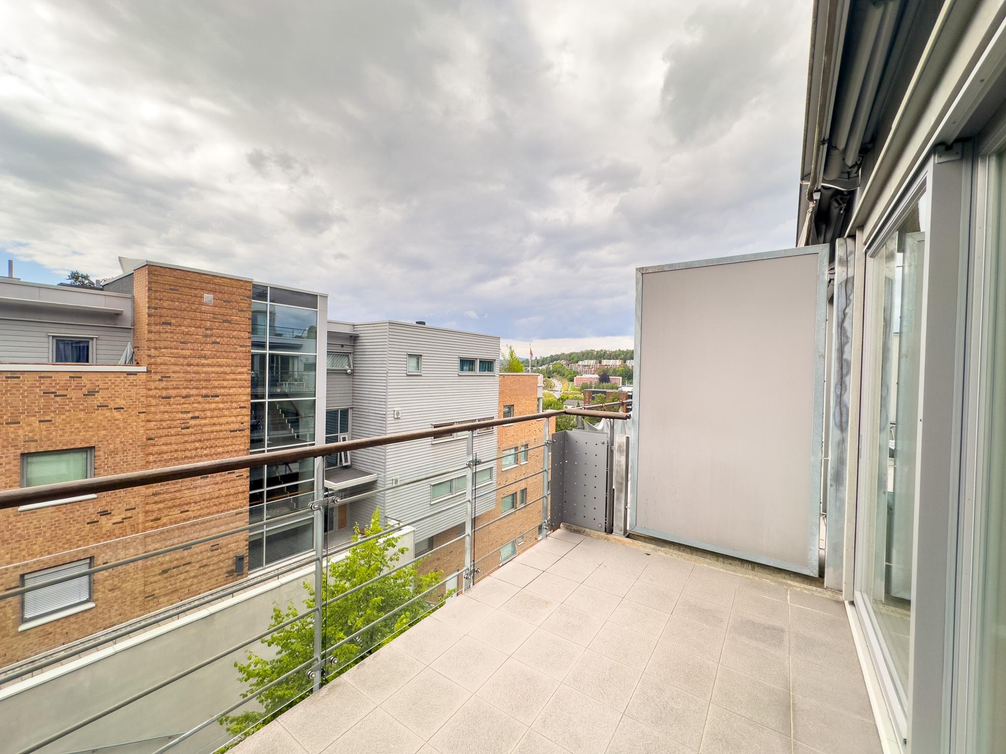 Solrik og luftig balkong på 9 kvm