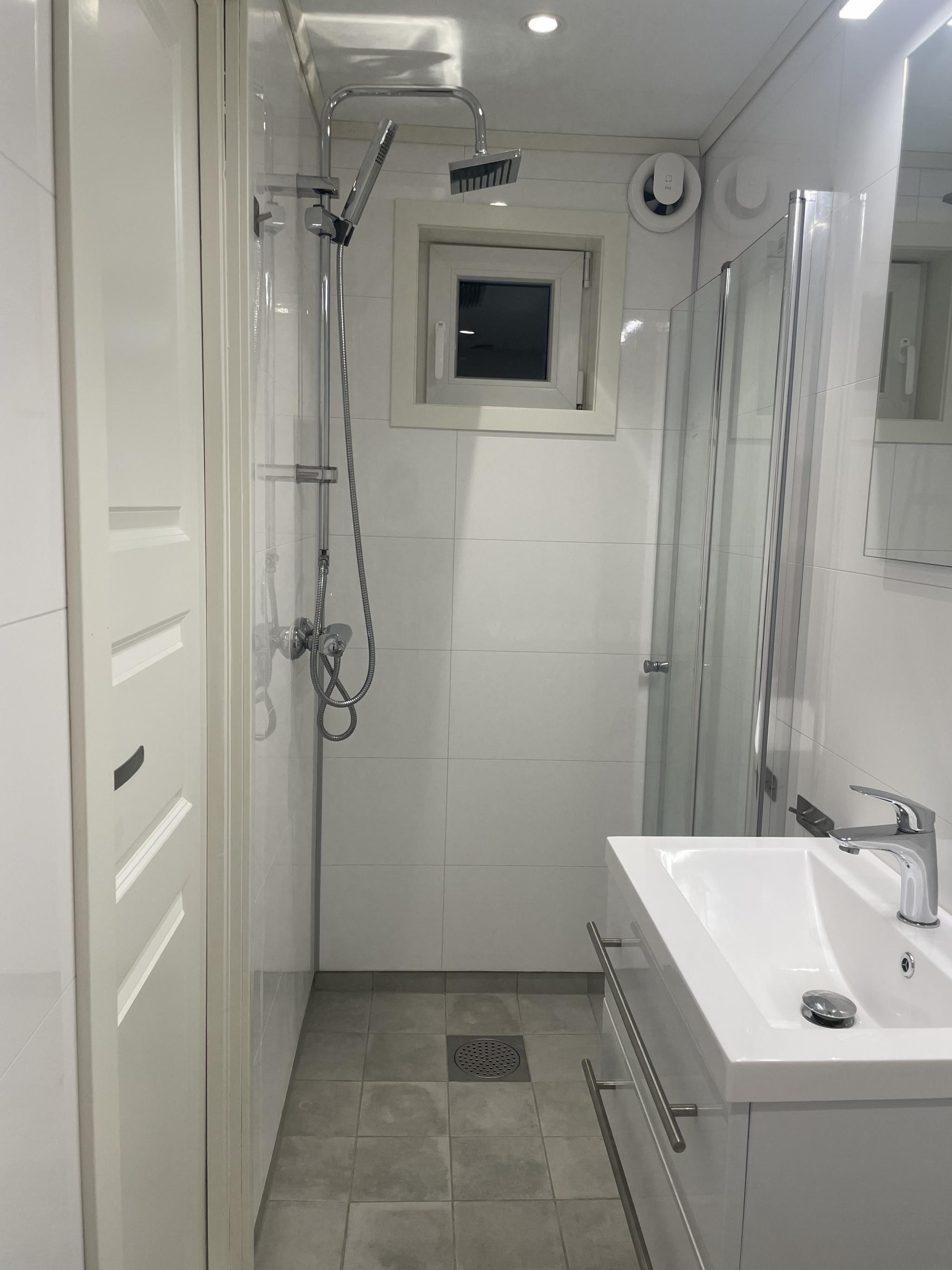 Badet på 3kvm ble totalrenovert i 2021