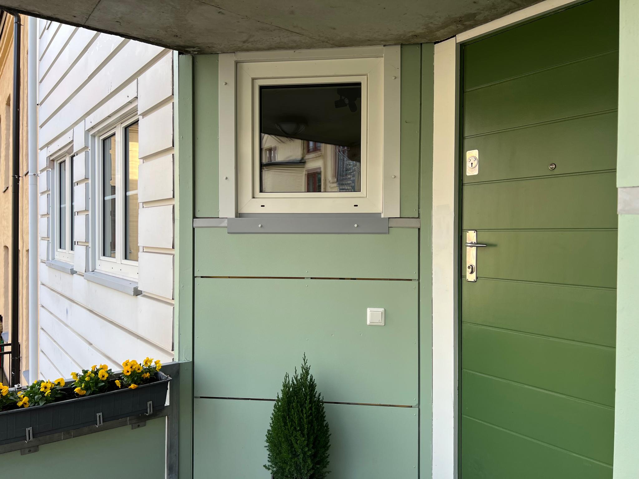 Inngangsparti og vinduene til soverommene 