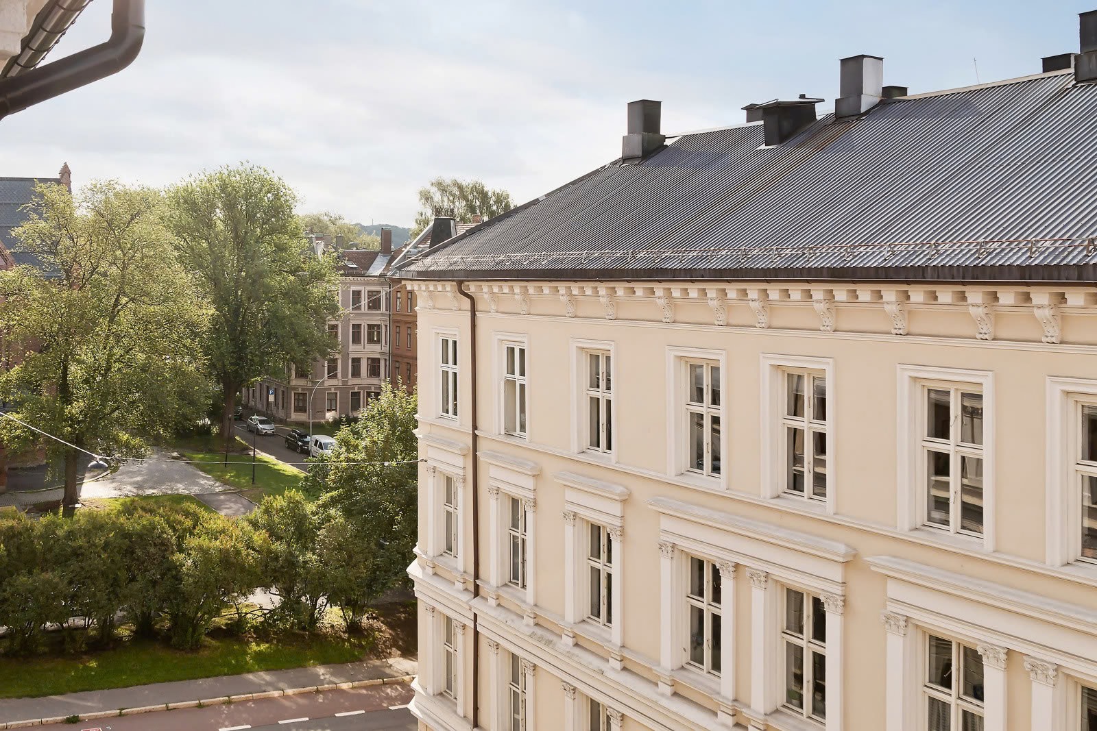 Utsikt fra stua mot Paulus plass 