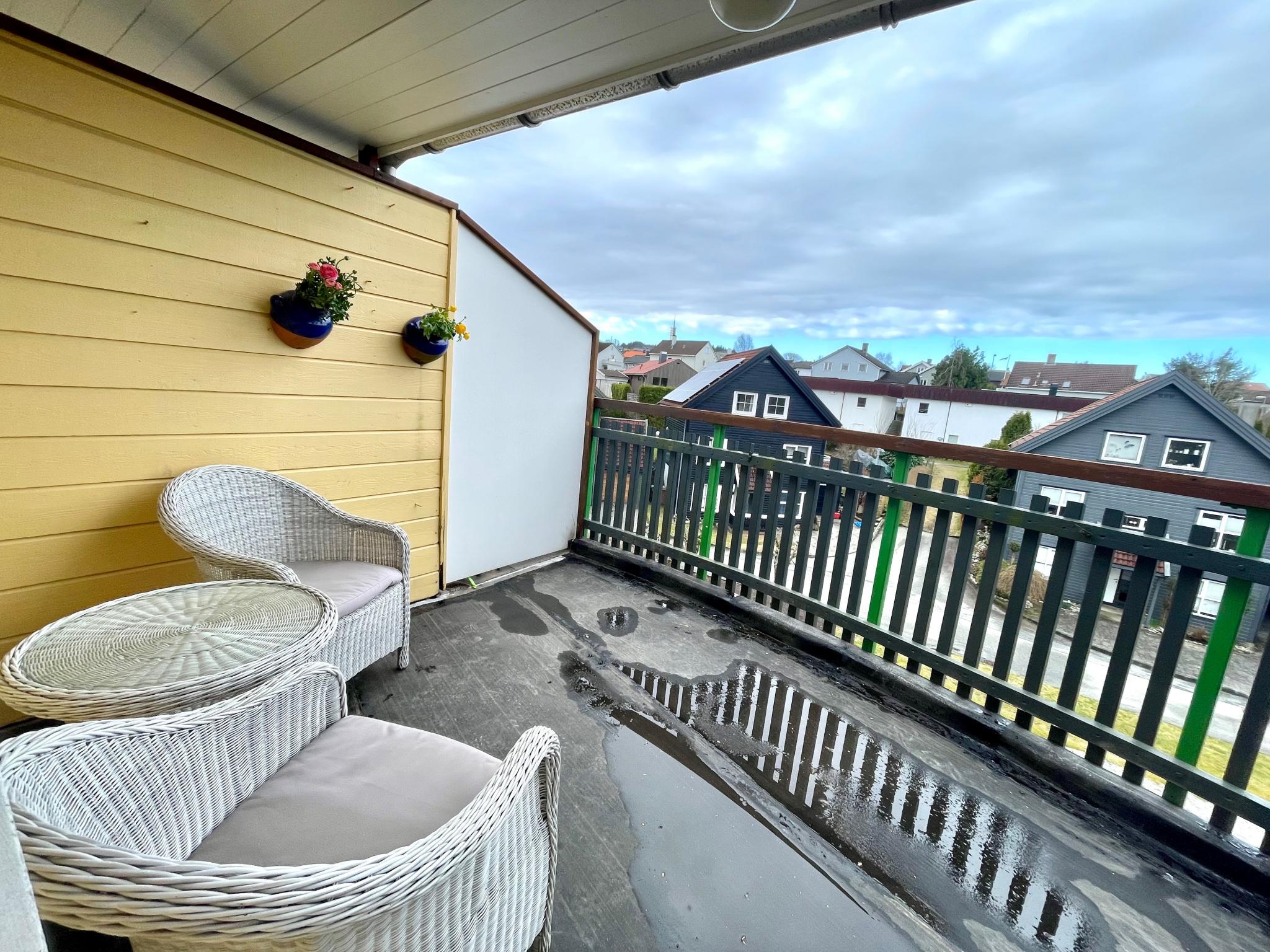 Terrasse, varm og lun med gode solforhold