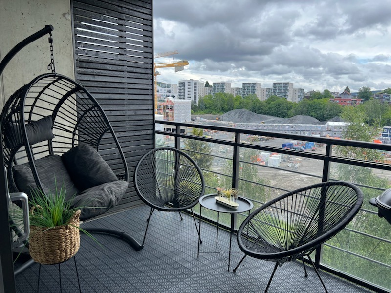 Høytliggende balkong med utsikt mot Økern Torg