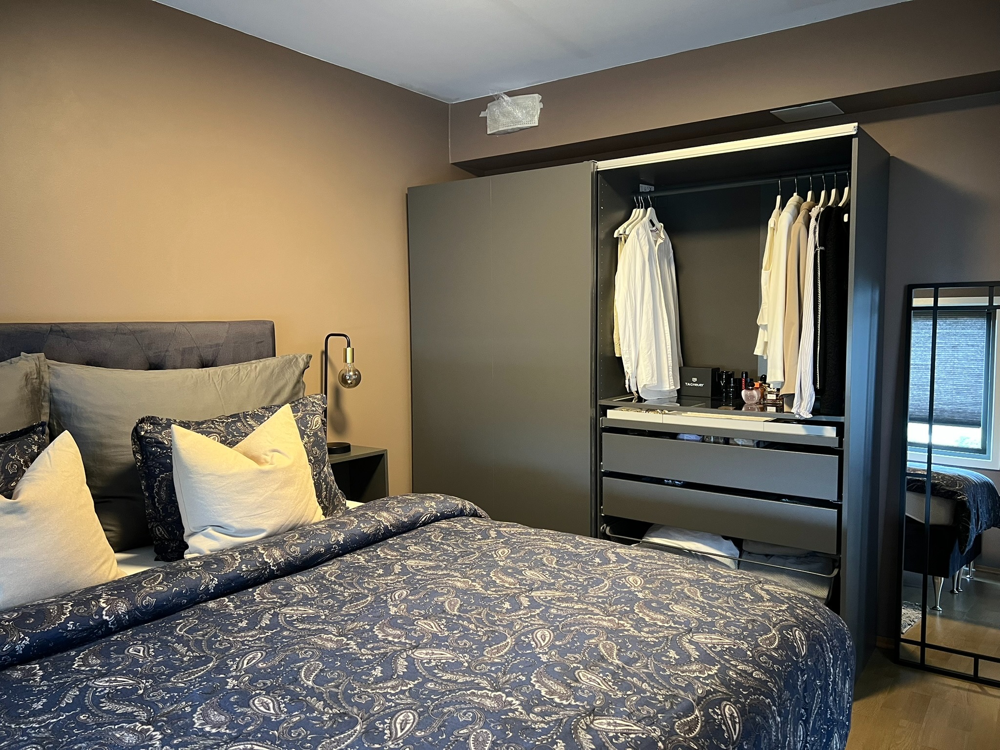 Pax garderobeskap kan kjøpes av nåværende leietaker