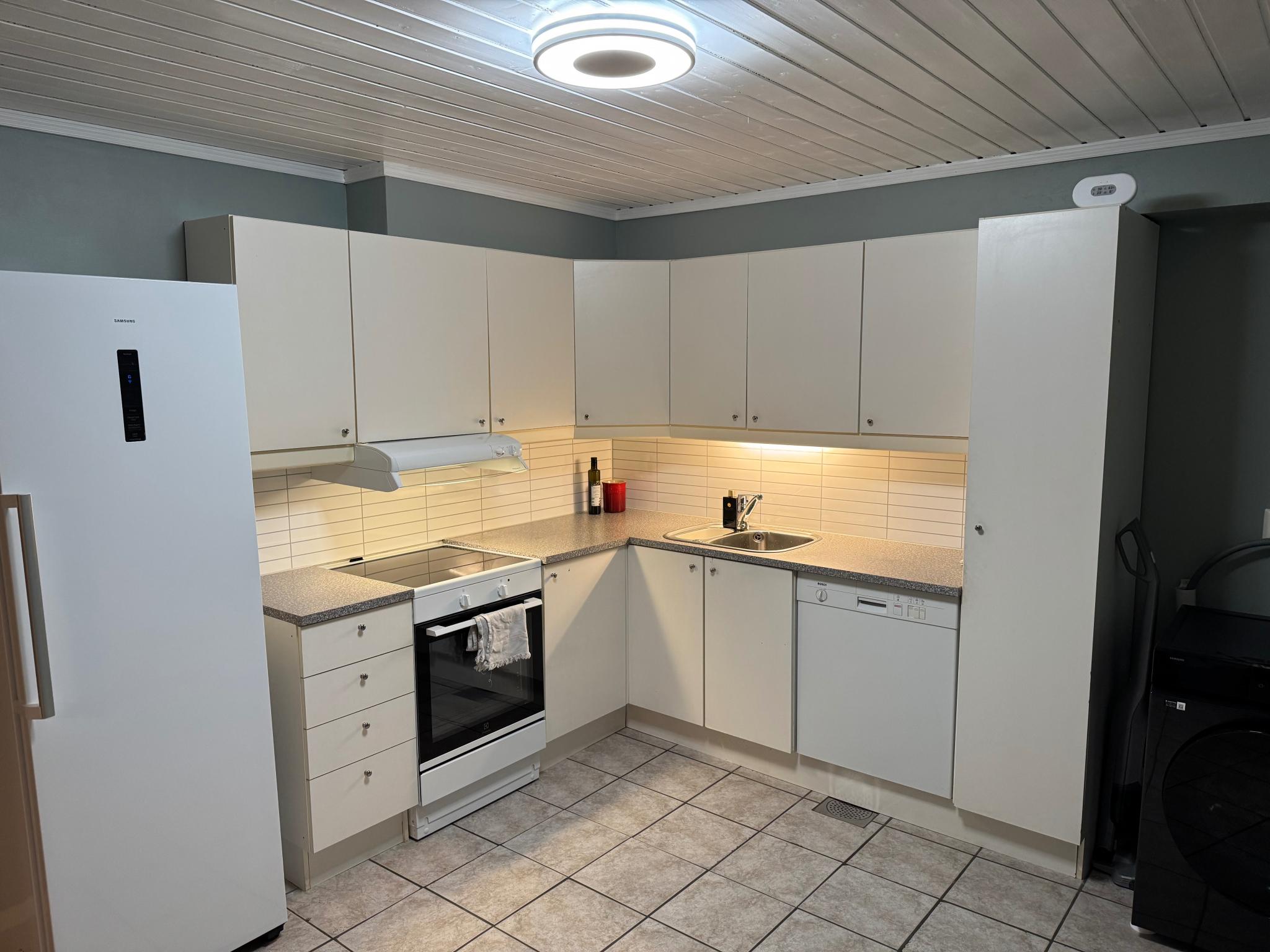 Kjøkken (kaldt lys)