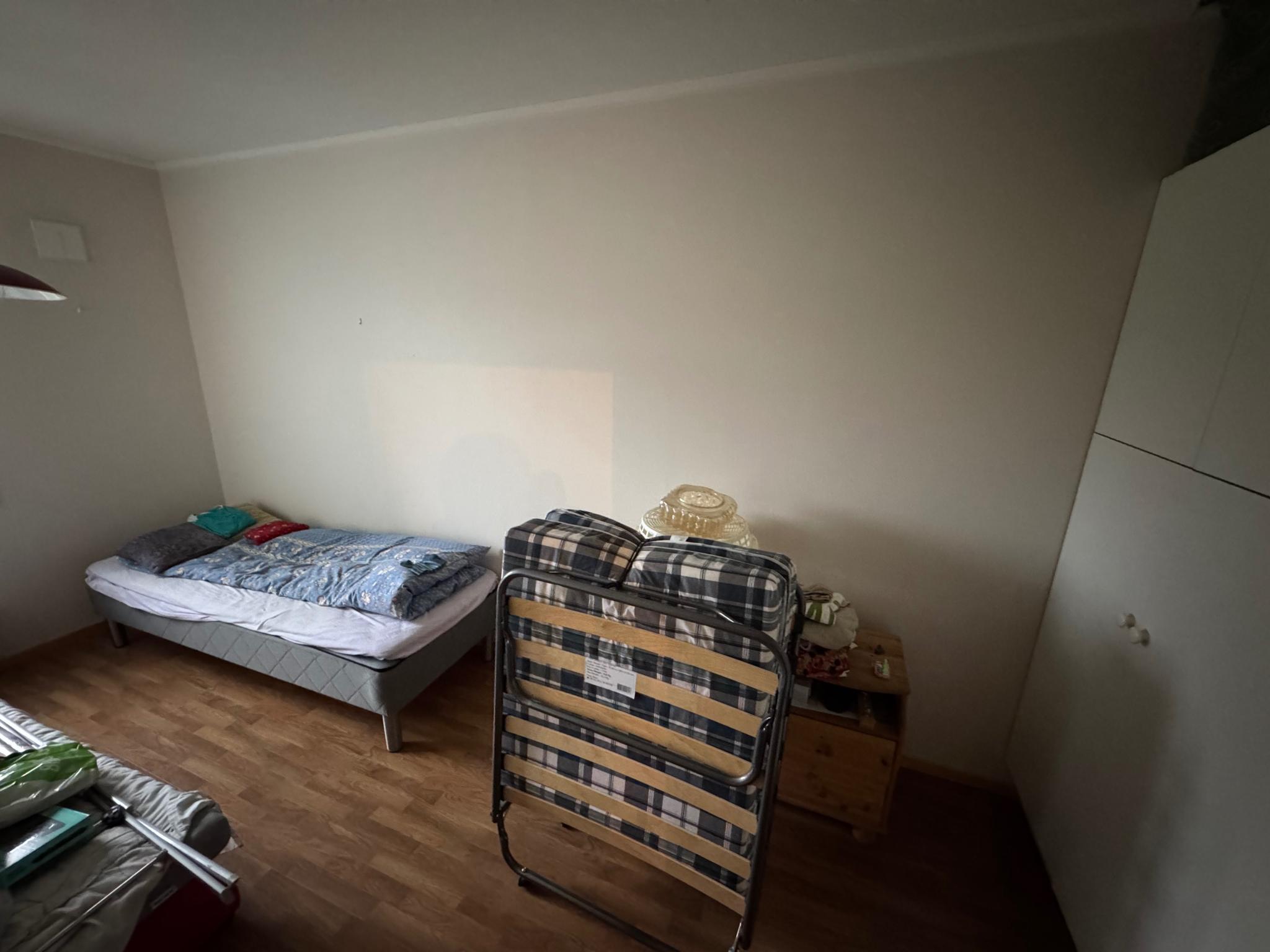 Soverom 2 (inngang fra inngangsparti)