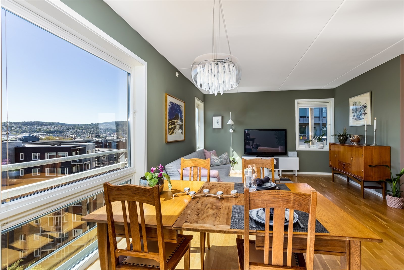 Åpne stua og kjøkken