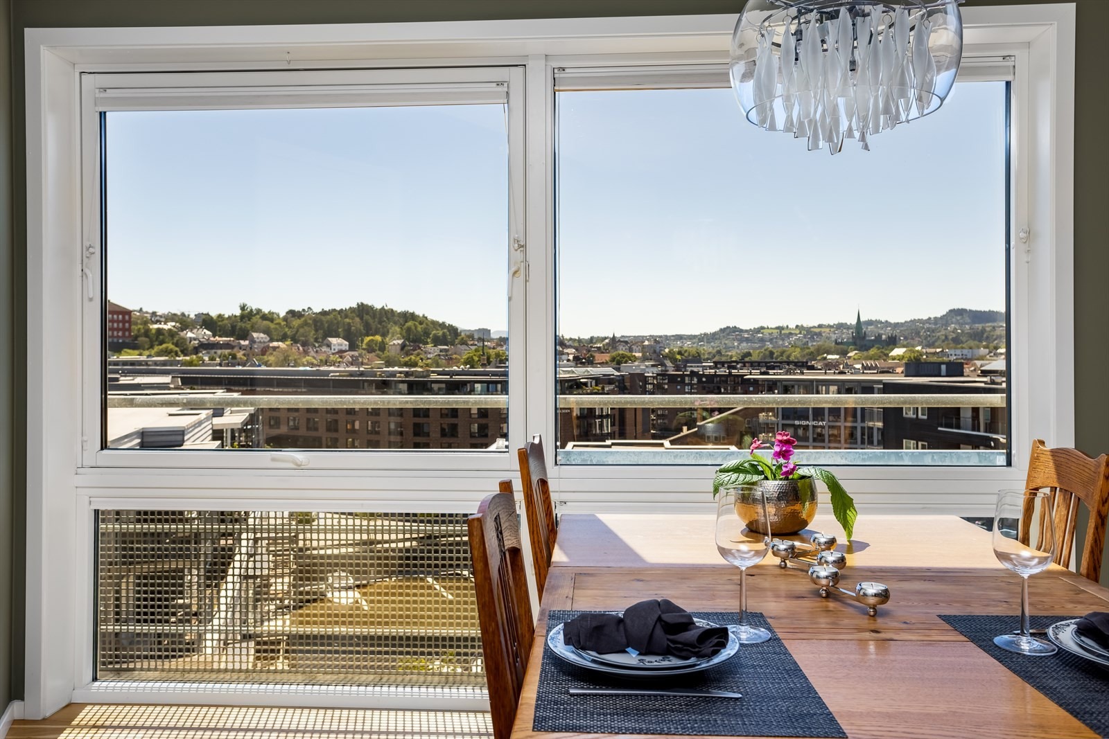 Åpne stua og kjøkken