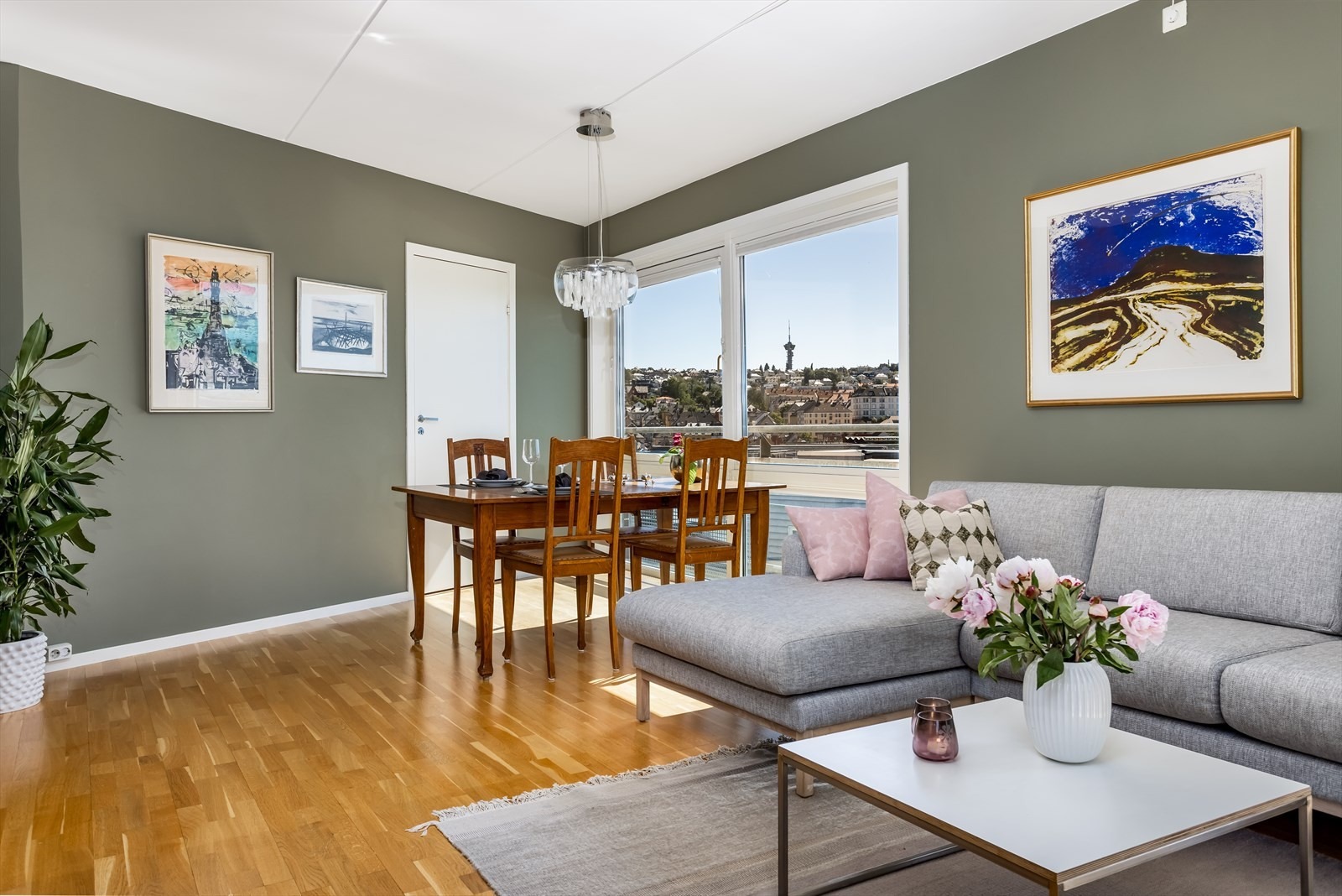 Åpne stua og kjøkken