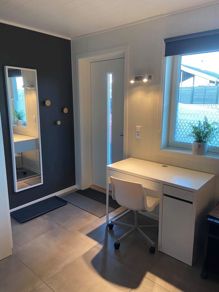 Stue/soverom. Her møblert for anledningen!