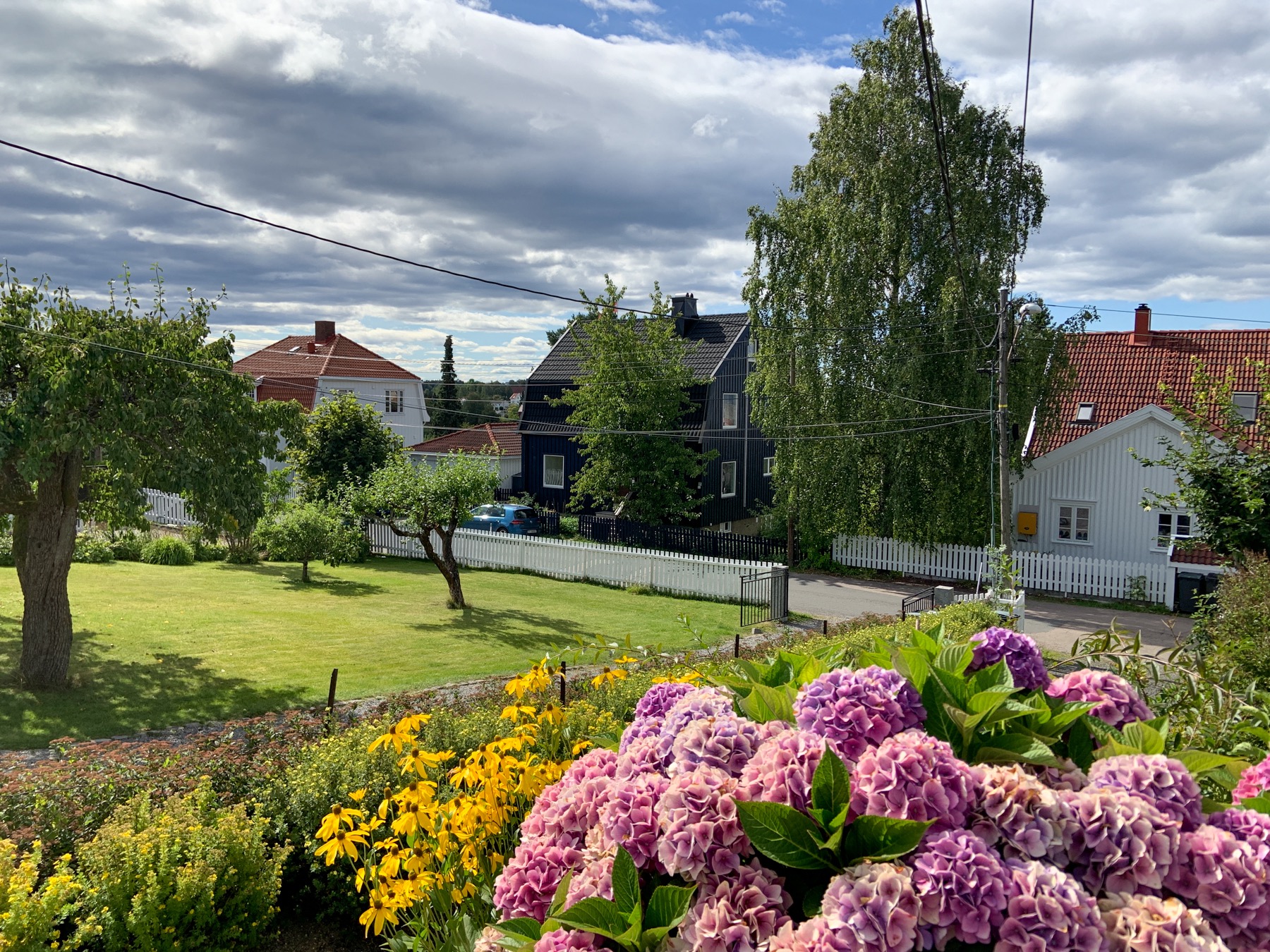 Det er det blå huset. 