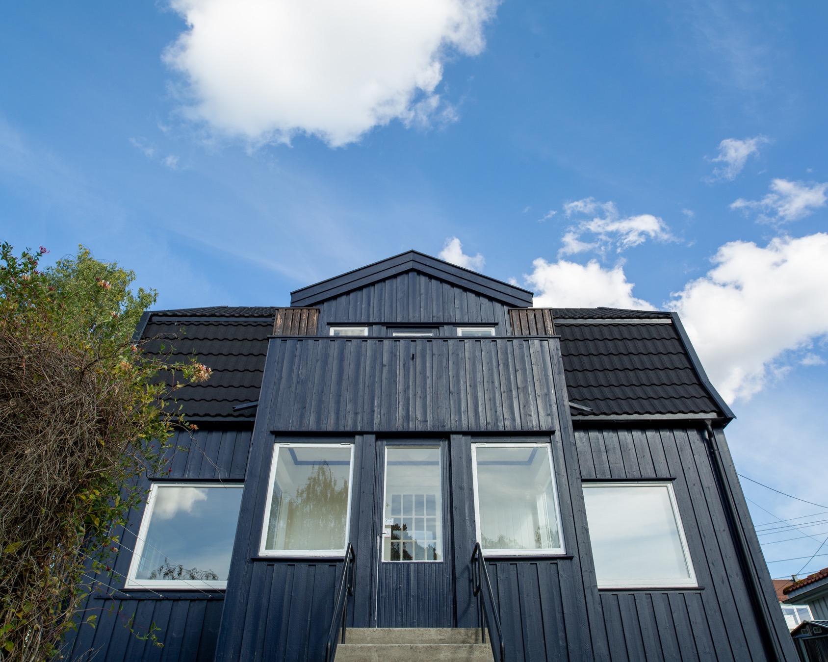 Glasasveranda sett utenfra. 