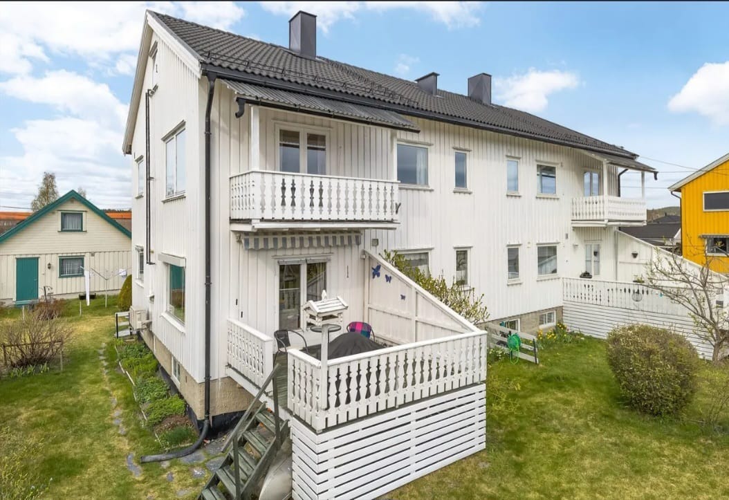 Bakgården til huset