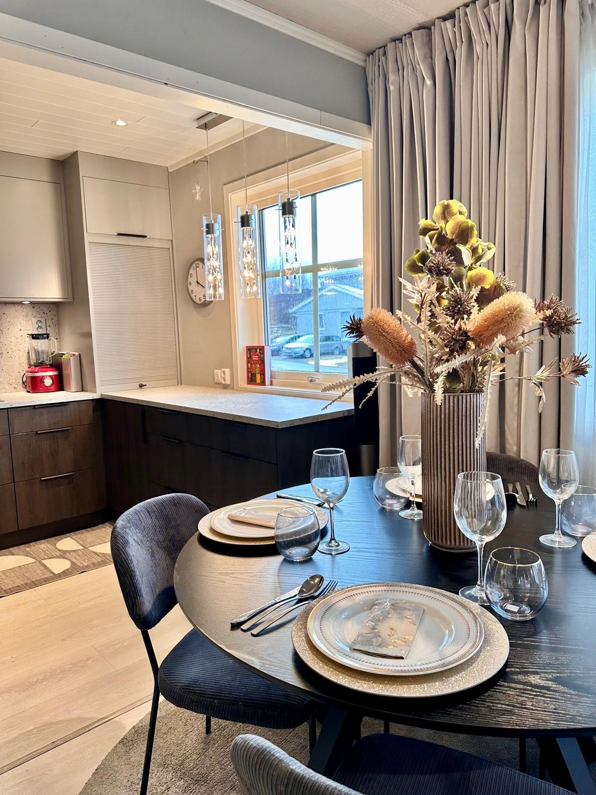 Spiseområde nær kjøkkenet