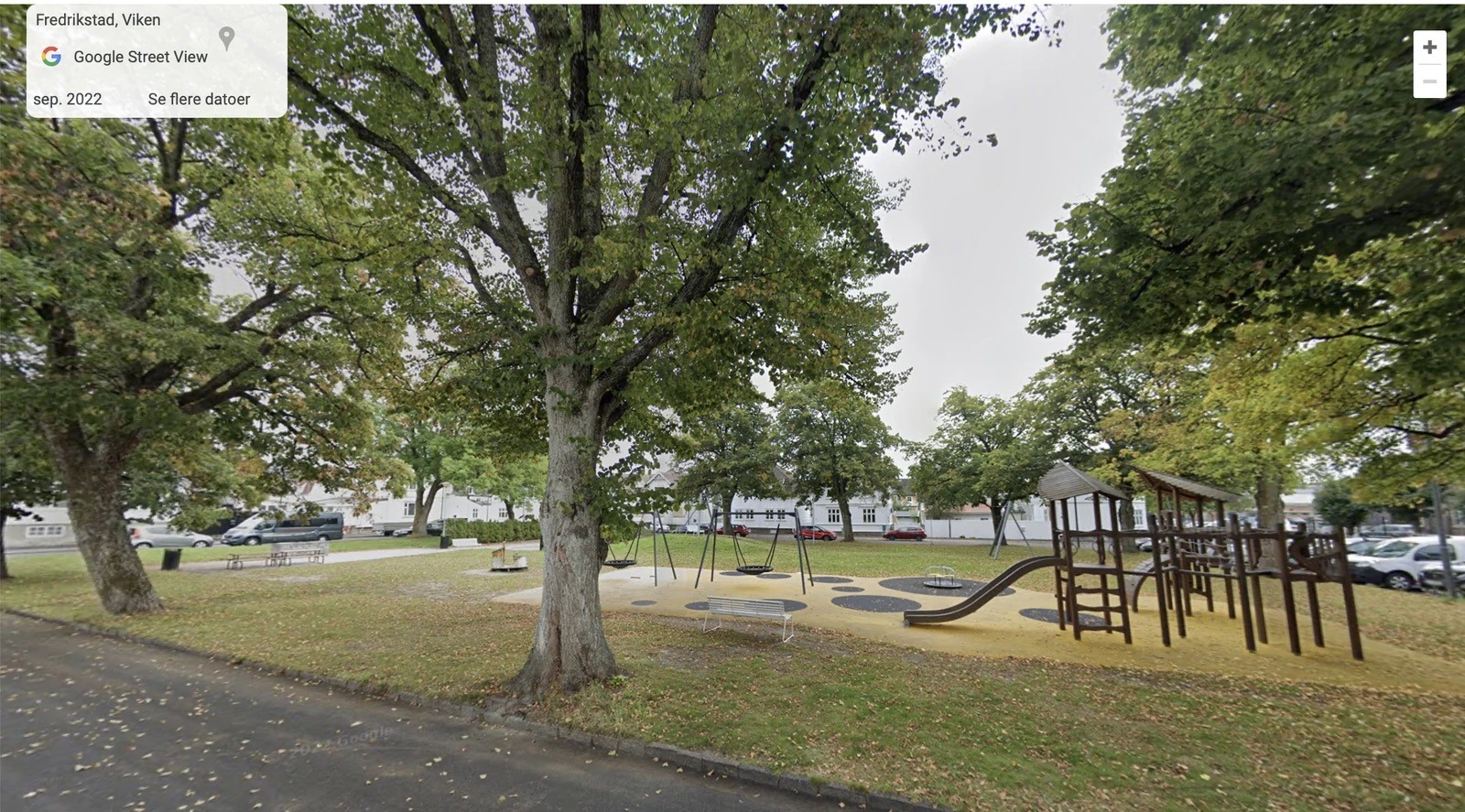 Like ved leiligheten er det en park og lekeplass.