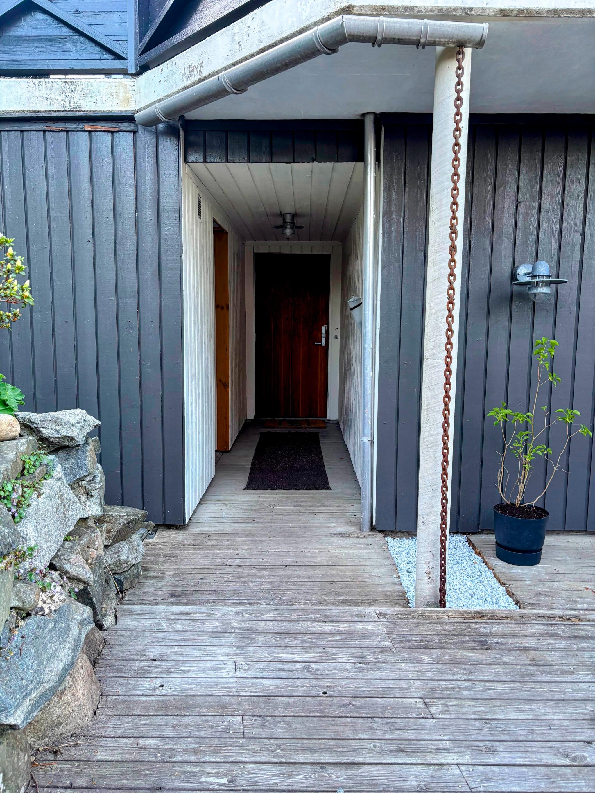 Inngangsparti til leiligheten