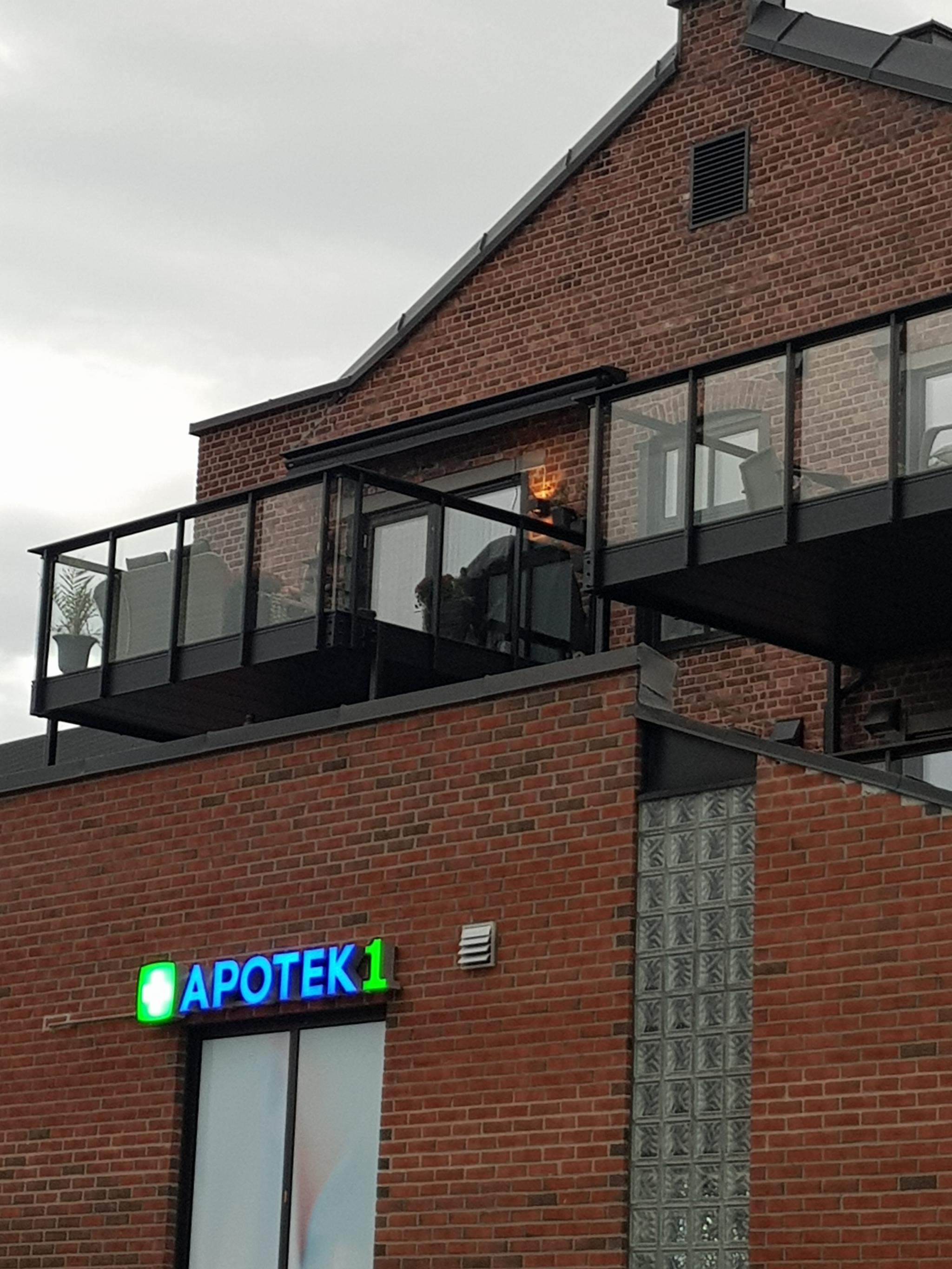 Leiligheten er i Vikersund Nærsenter bygget