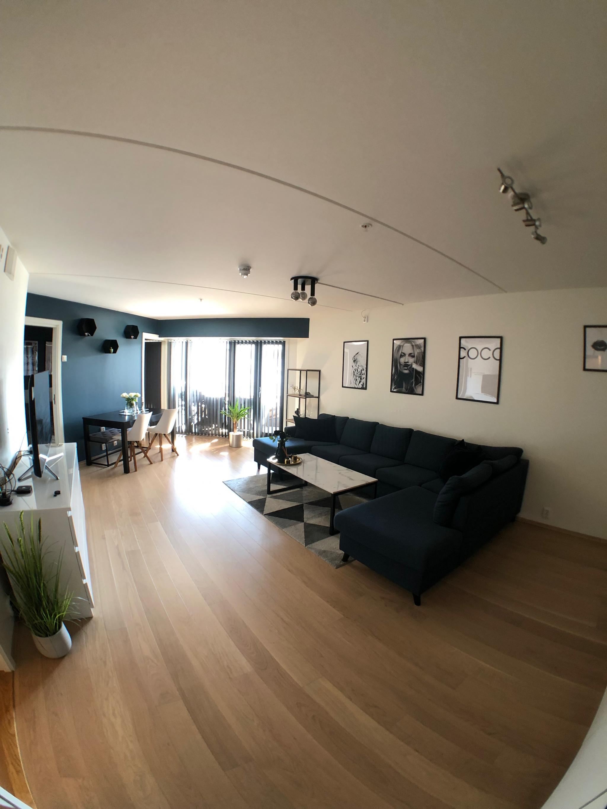 Slik var leiligheten møblert før