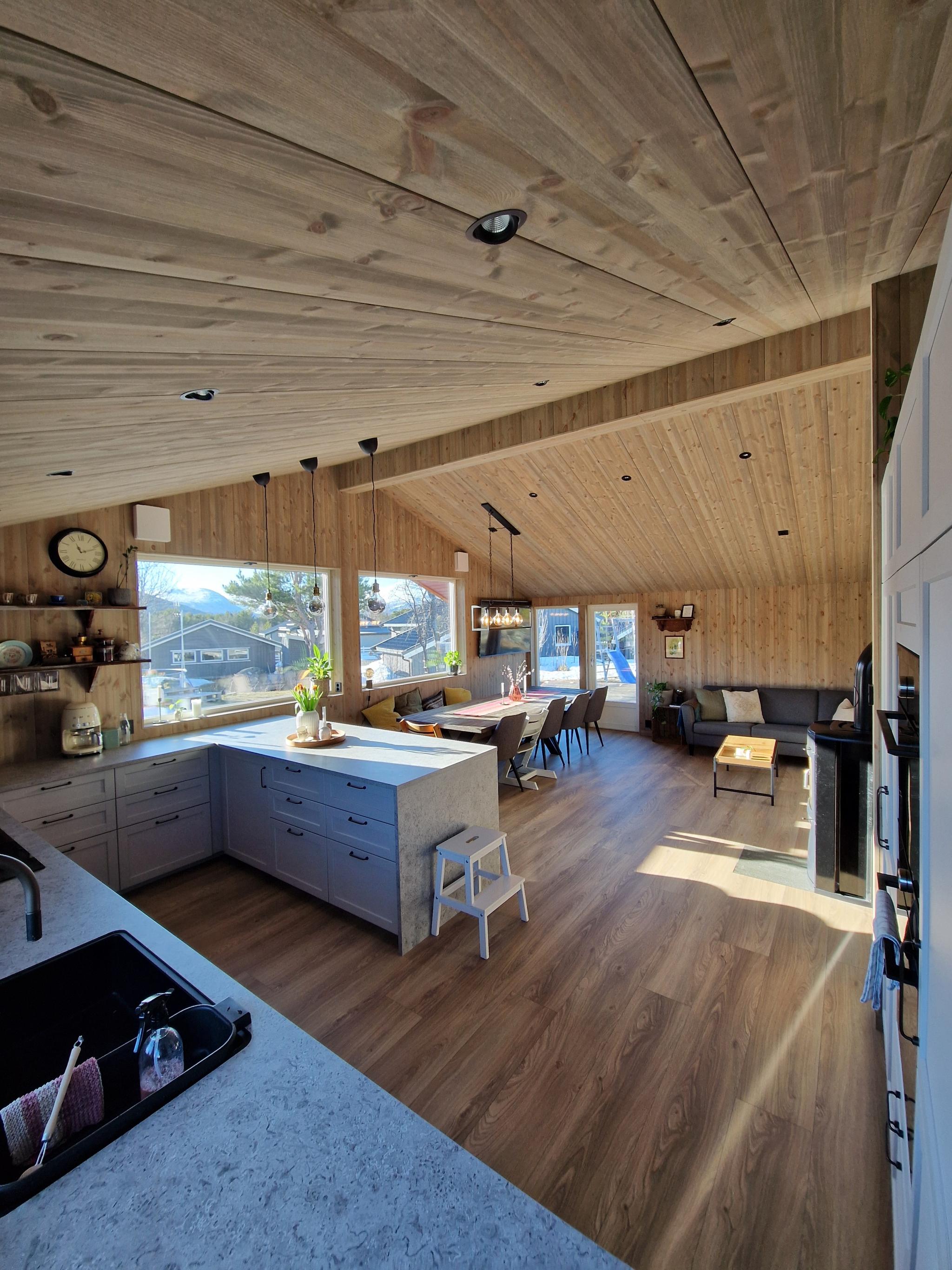 Velkommen til et lyst og trivelig hjem i konvallvegen 16b.