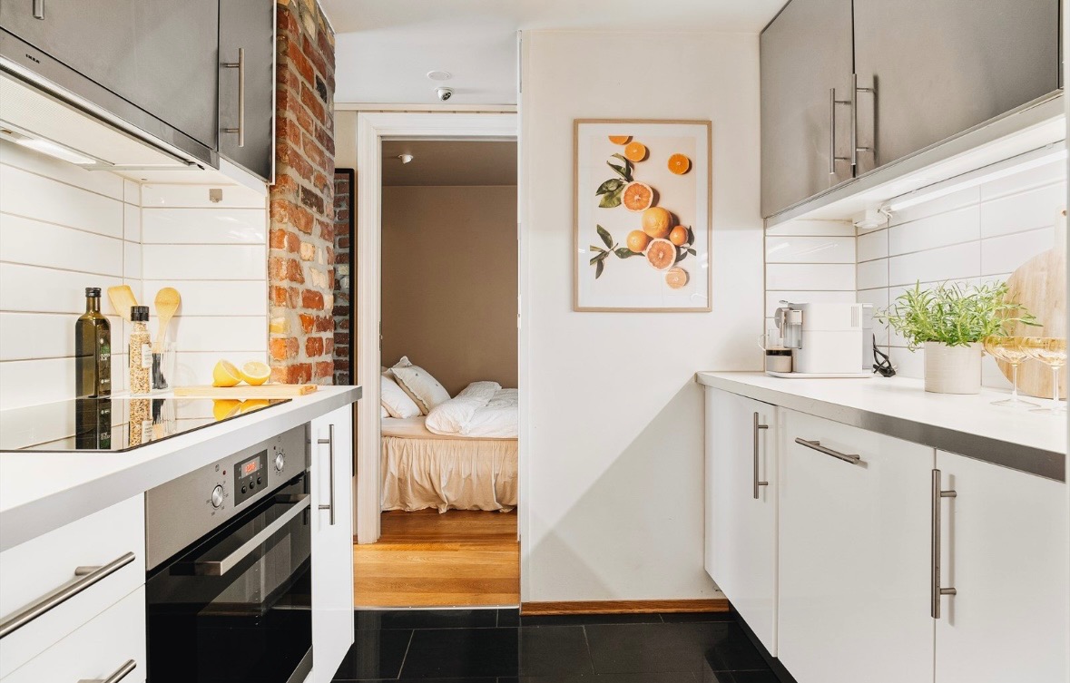 Videre inn til kjøkkenet