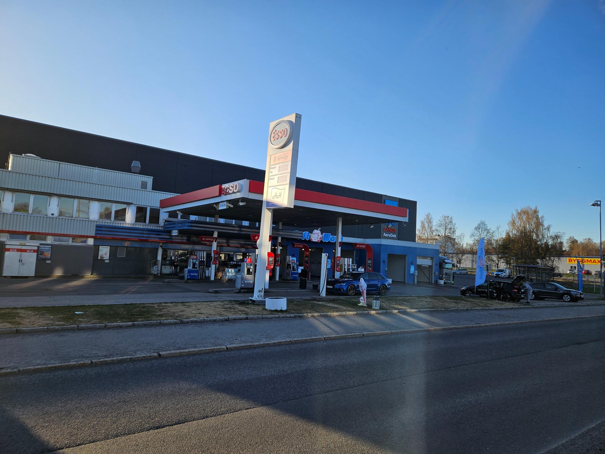 Ligger i motsatt side av Rema1000