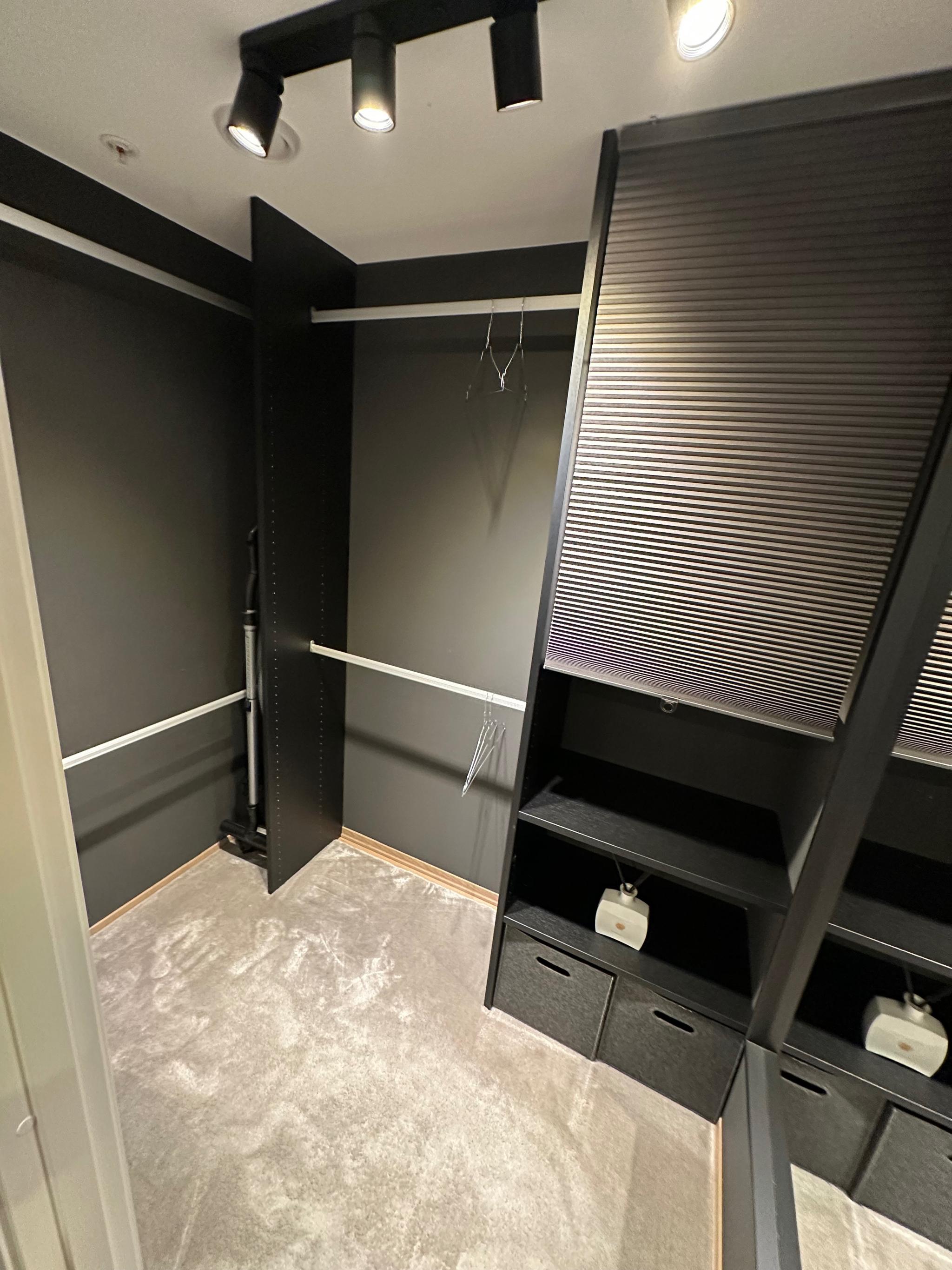 Walk in closet per i dag, klart for innflytting.