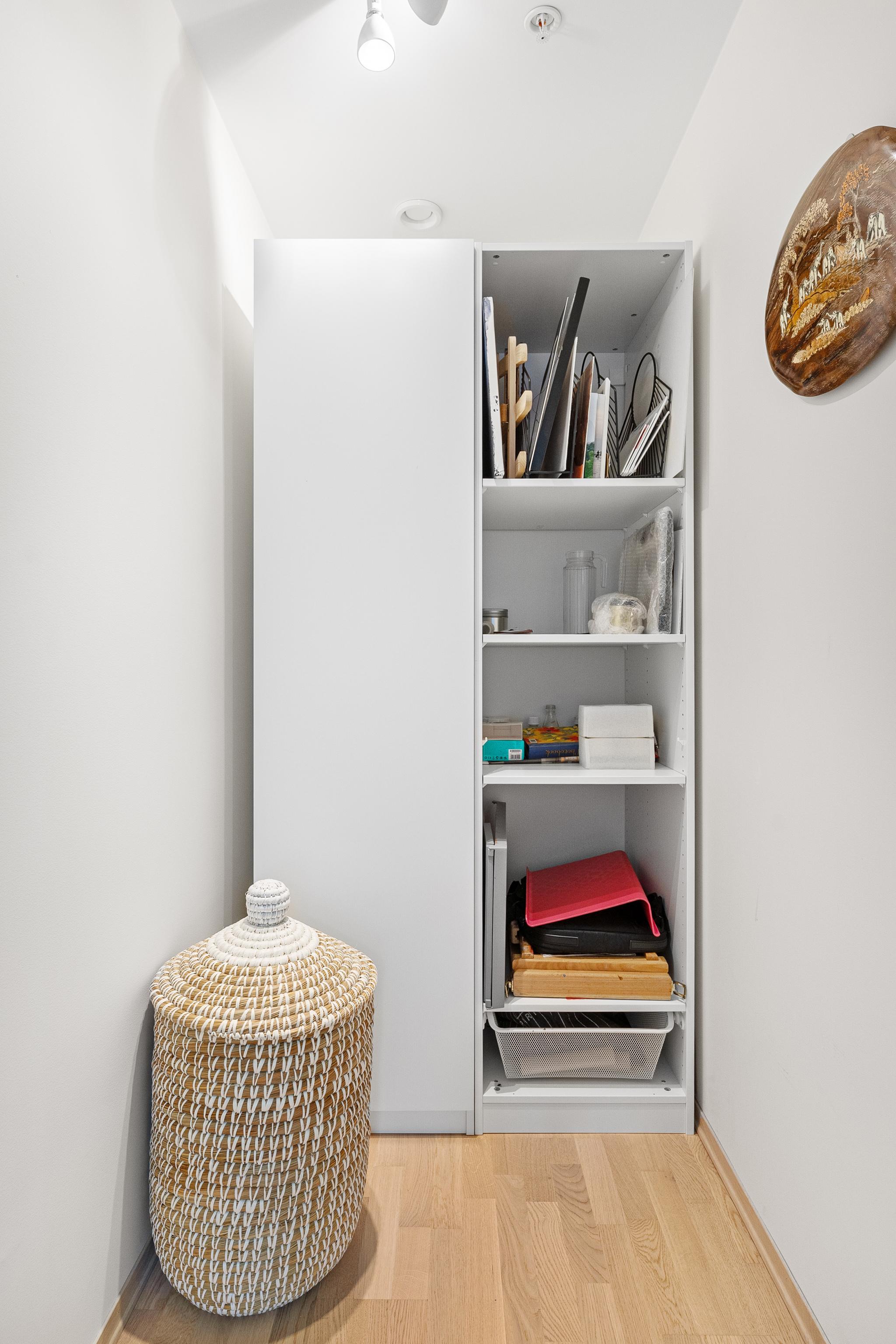 Garderobe i soverom 2