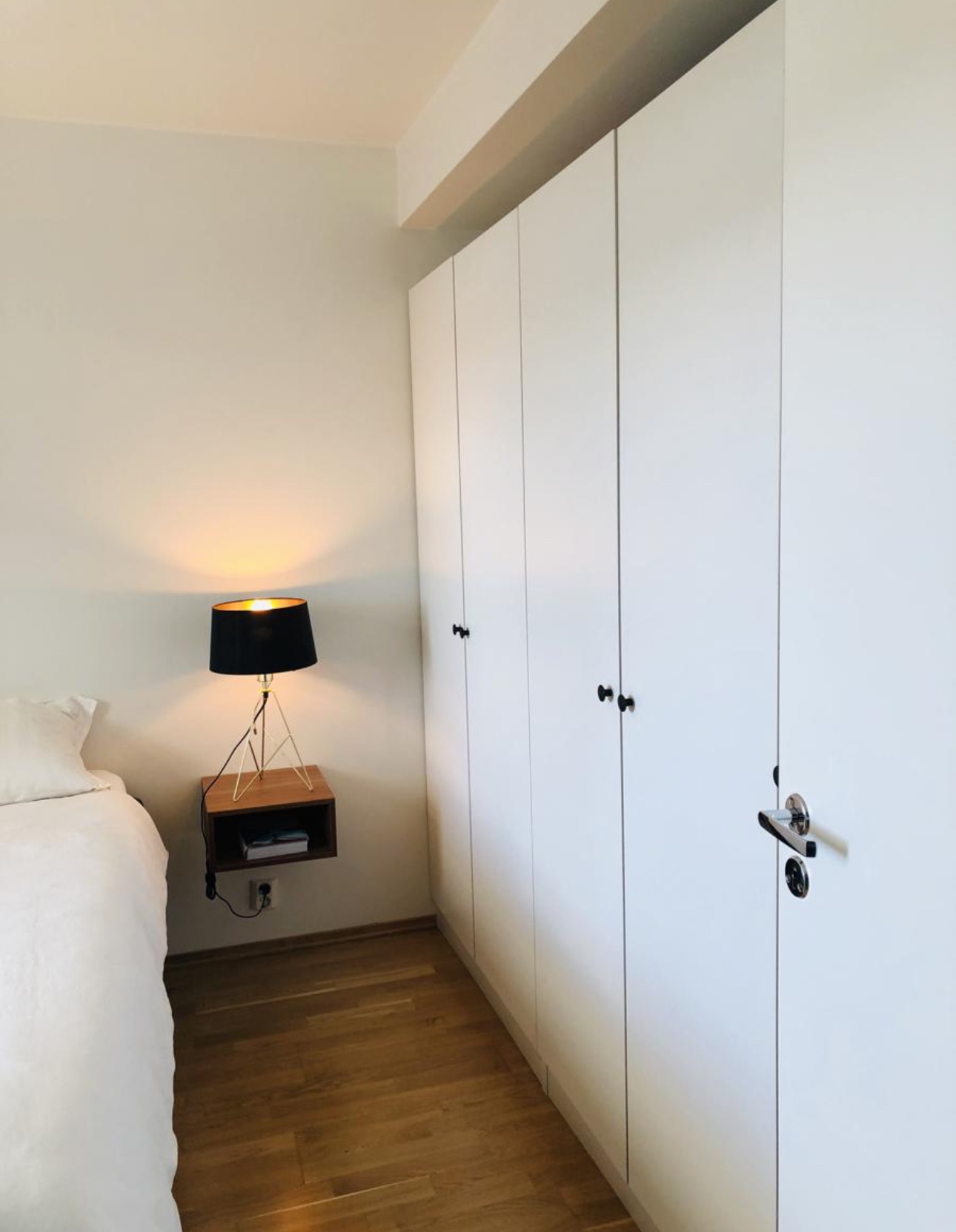 Soverom garderobeskap 