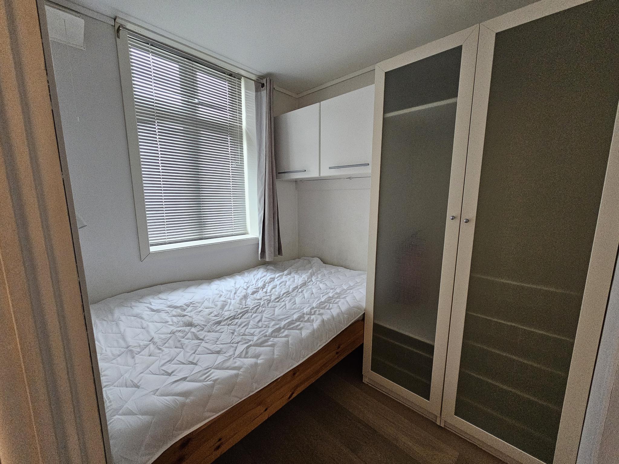 Soverom med skapplass