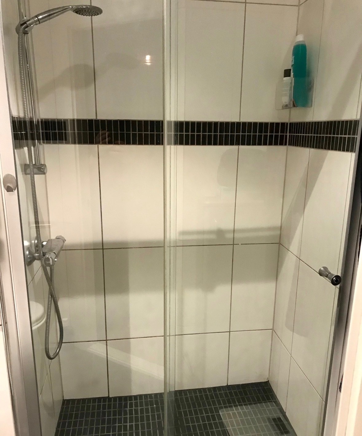 Bad med dusj med god plass