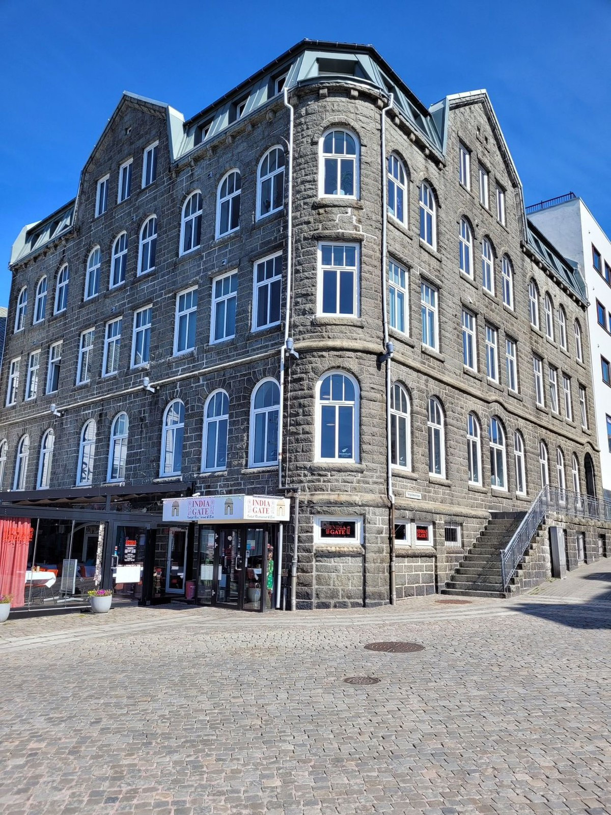 Nærhet til treningssenter, cafeer, restaurant, butikker