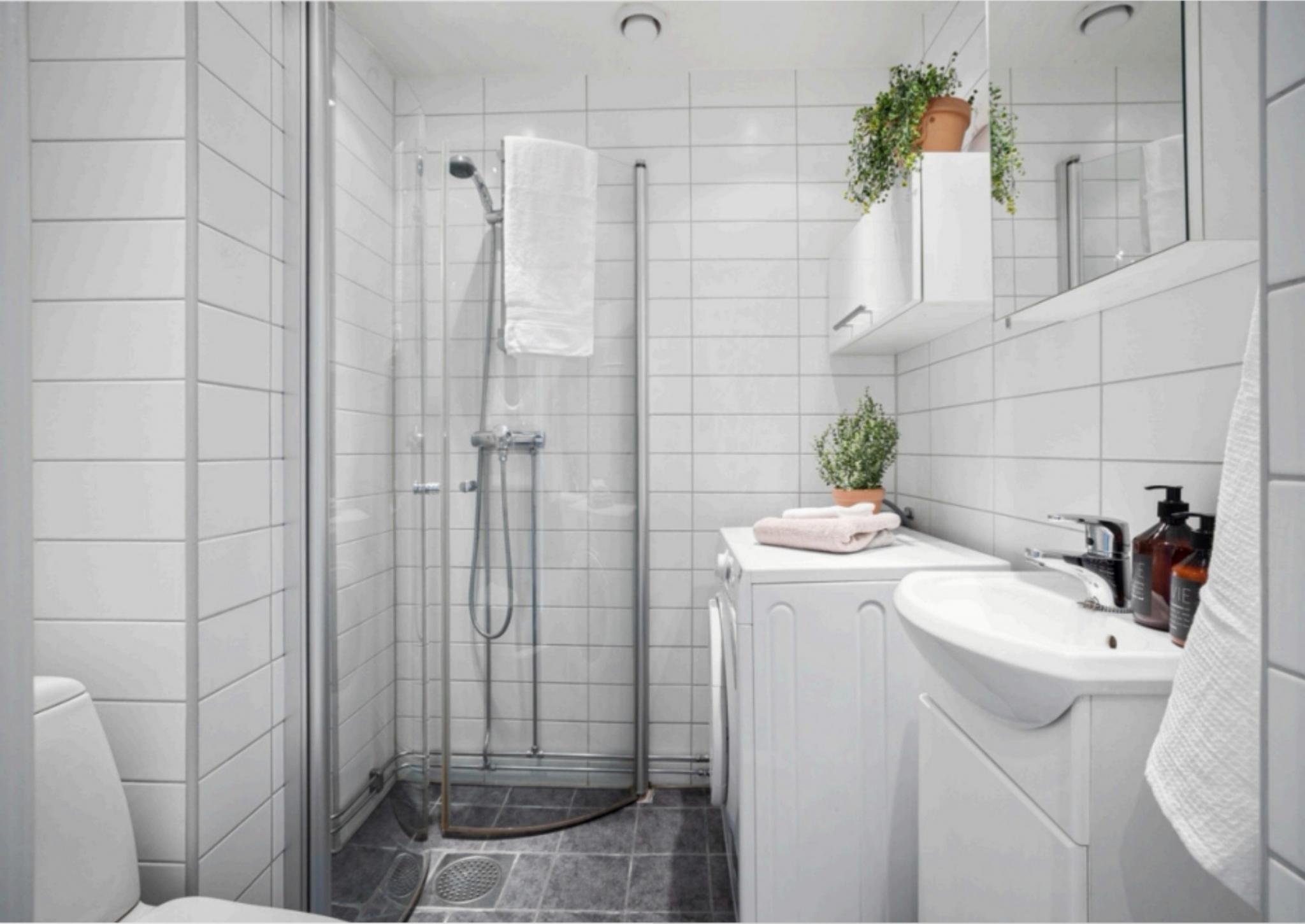 Bad med vaskemaskin. 