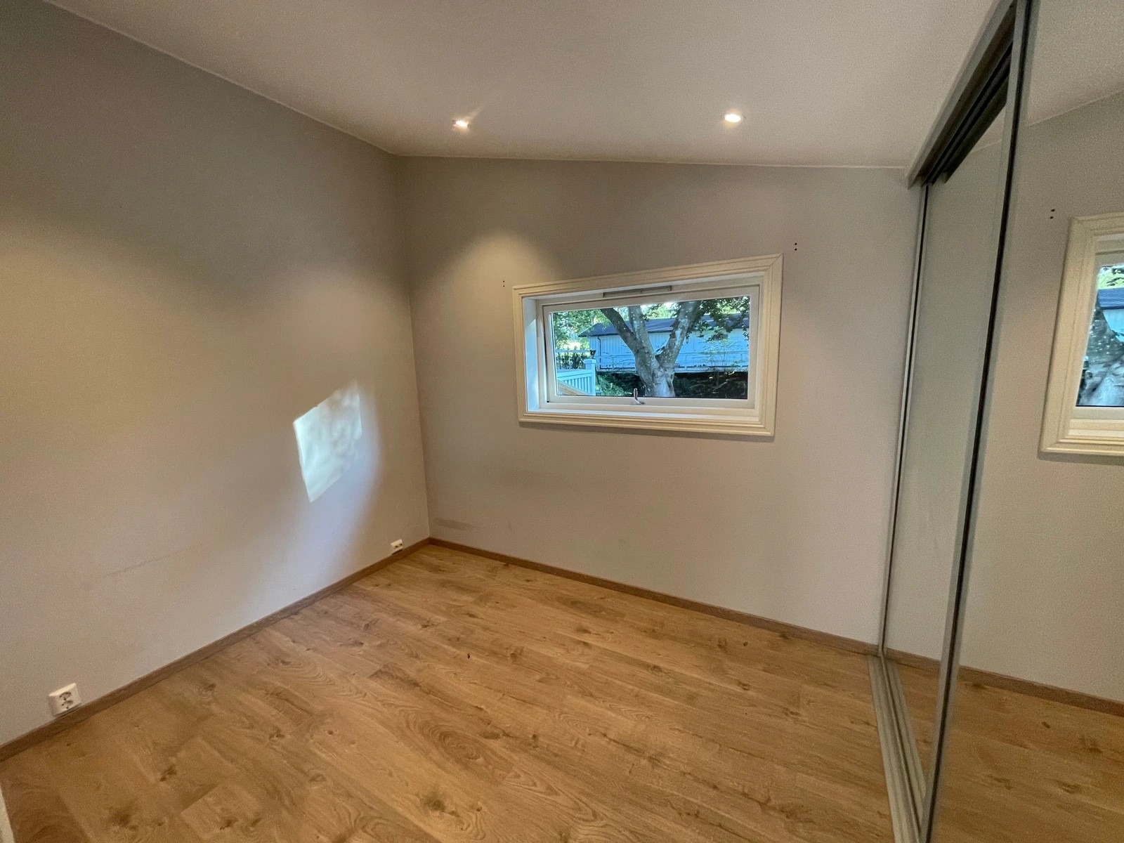 Alle rom har oppvarming i gulv.