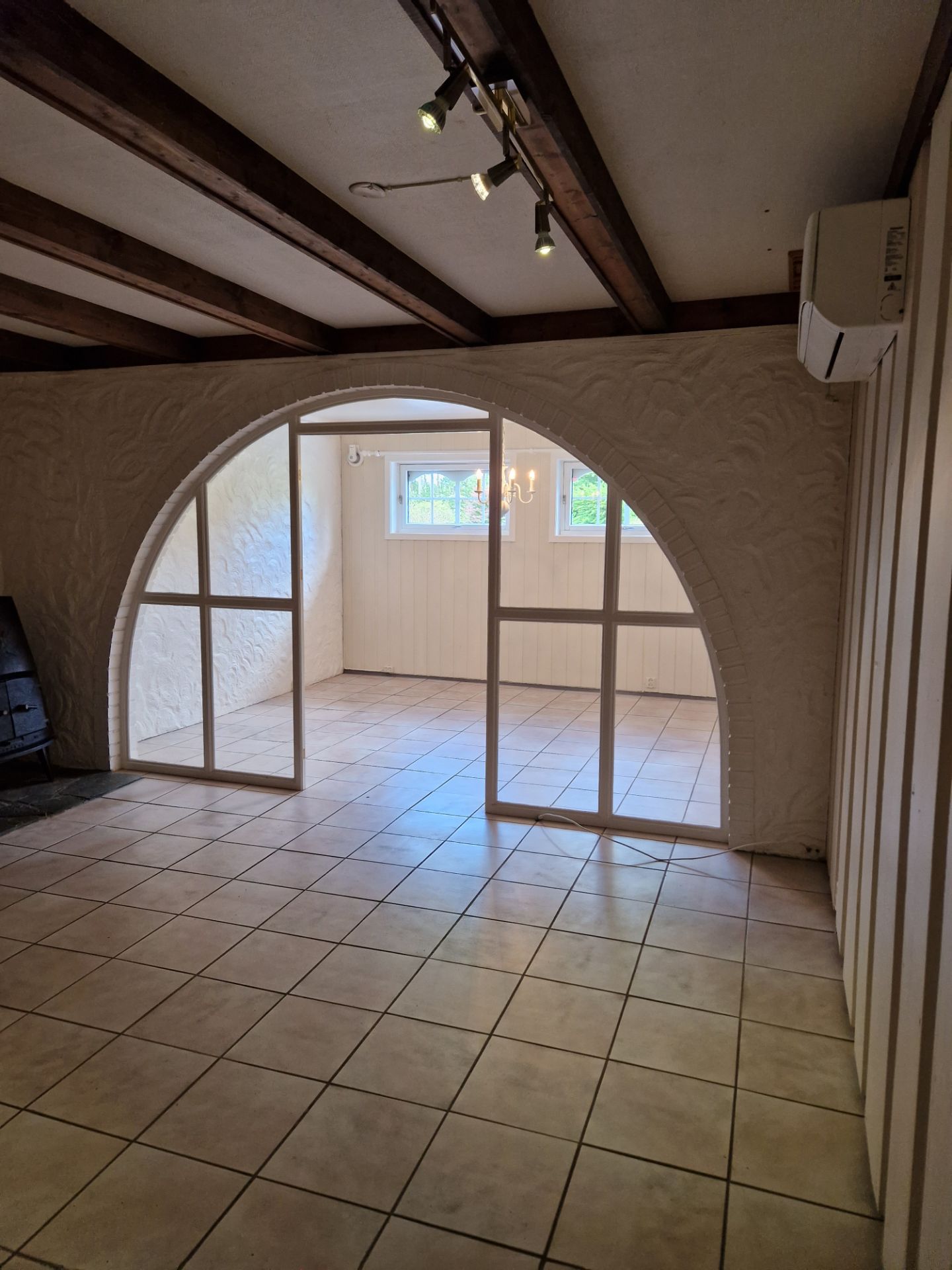 Stue med spisestue del - Peis er tatt bort