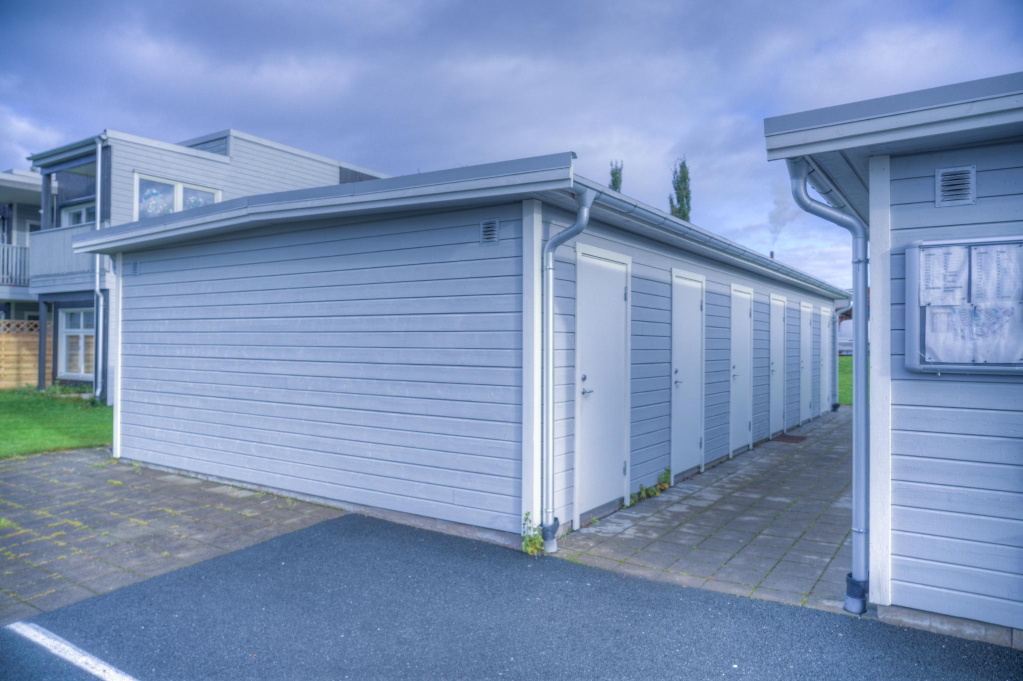 Utvendig bod hører til leiligheten.