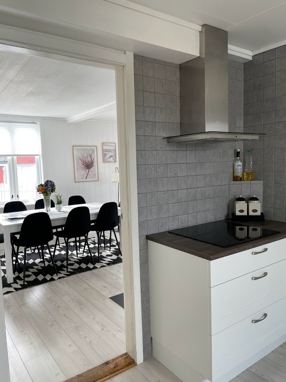 Kjøkken + inn mot spisestue