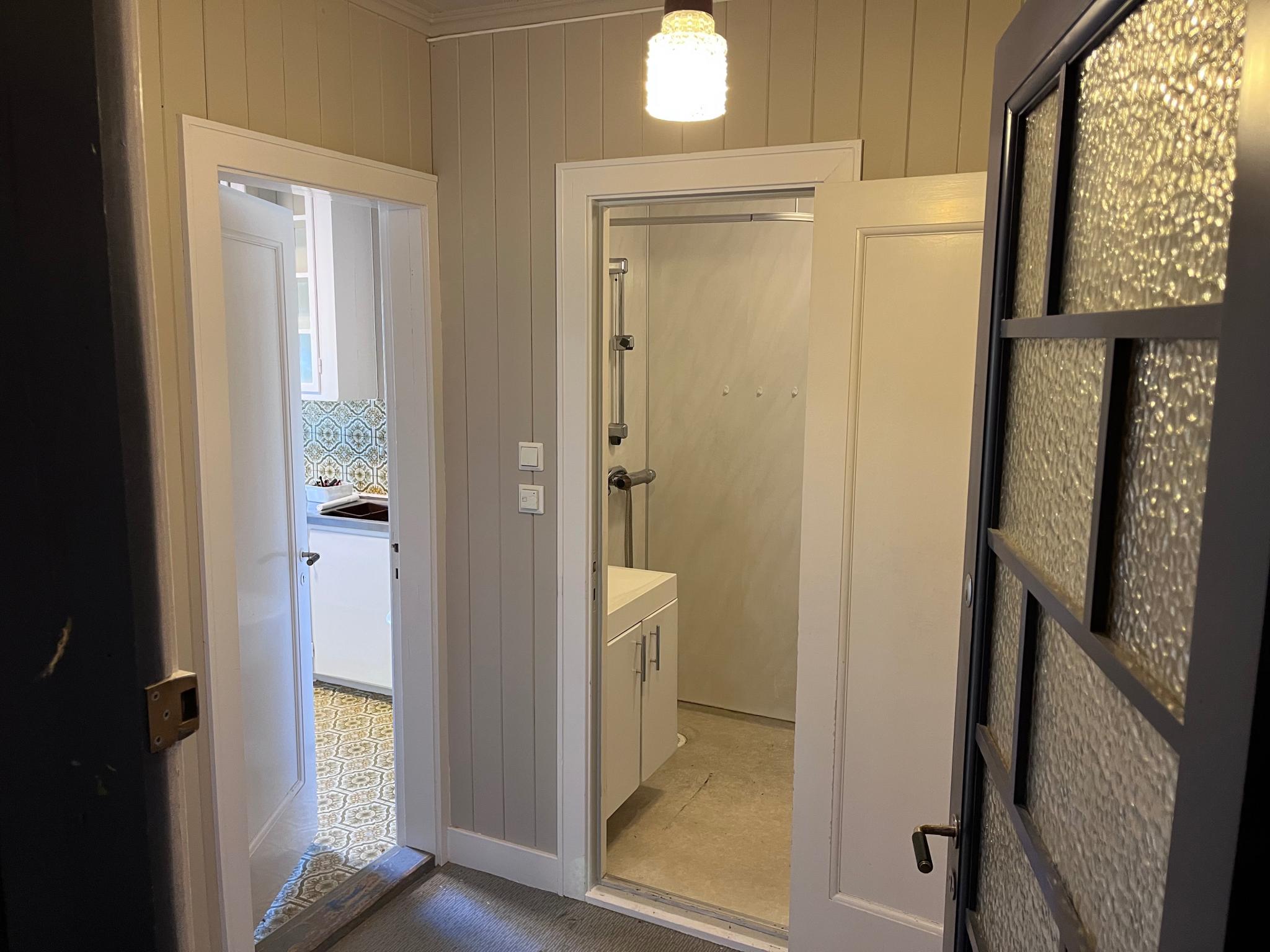 Gang med inngang bad og kjøkken